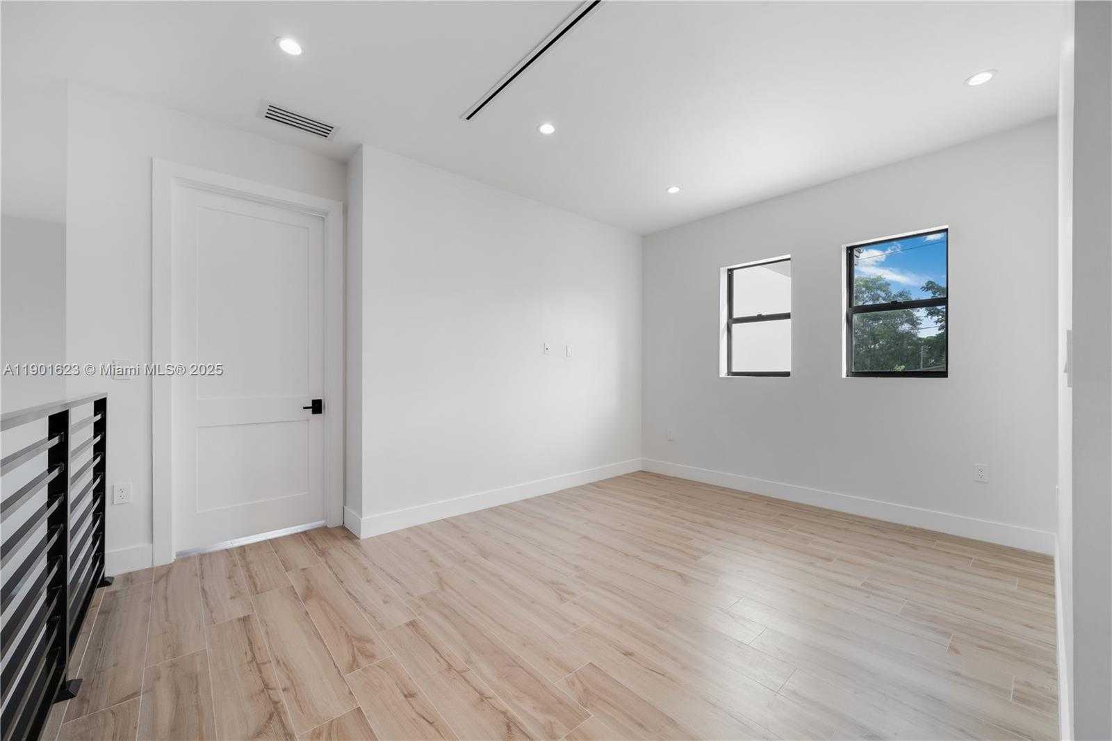 Small Image of 1505 SOUTH WEST 5TH PL, Fort Lauderdale Number 54