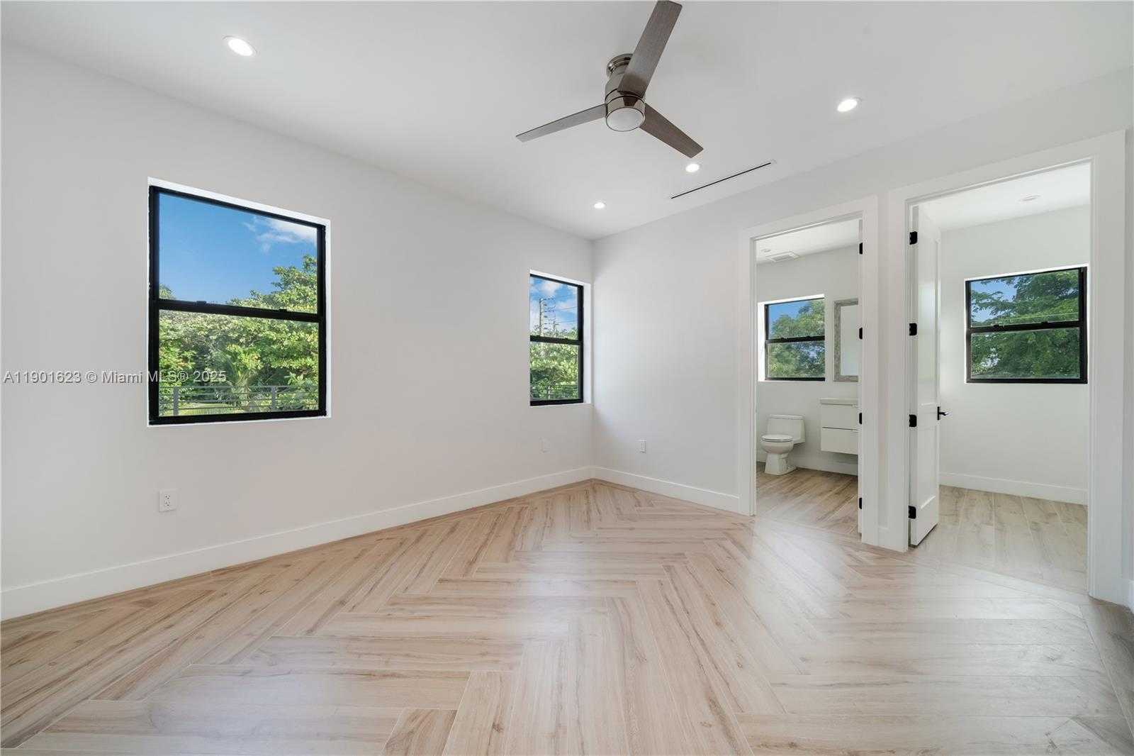 Small Image of 1505 SOUTH WEST 5TH PL, Fort Lauderdale Number 55