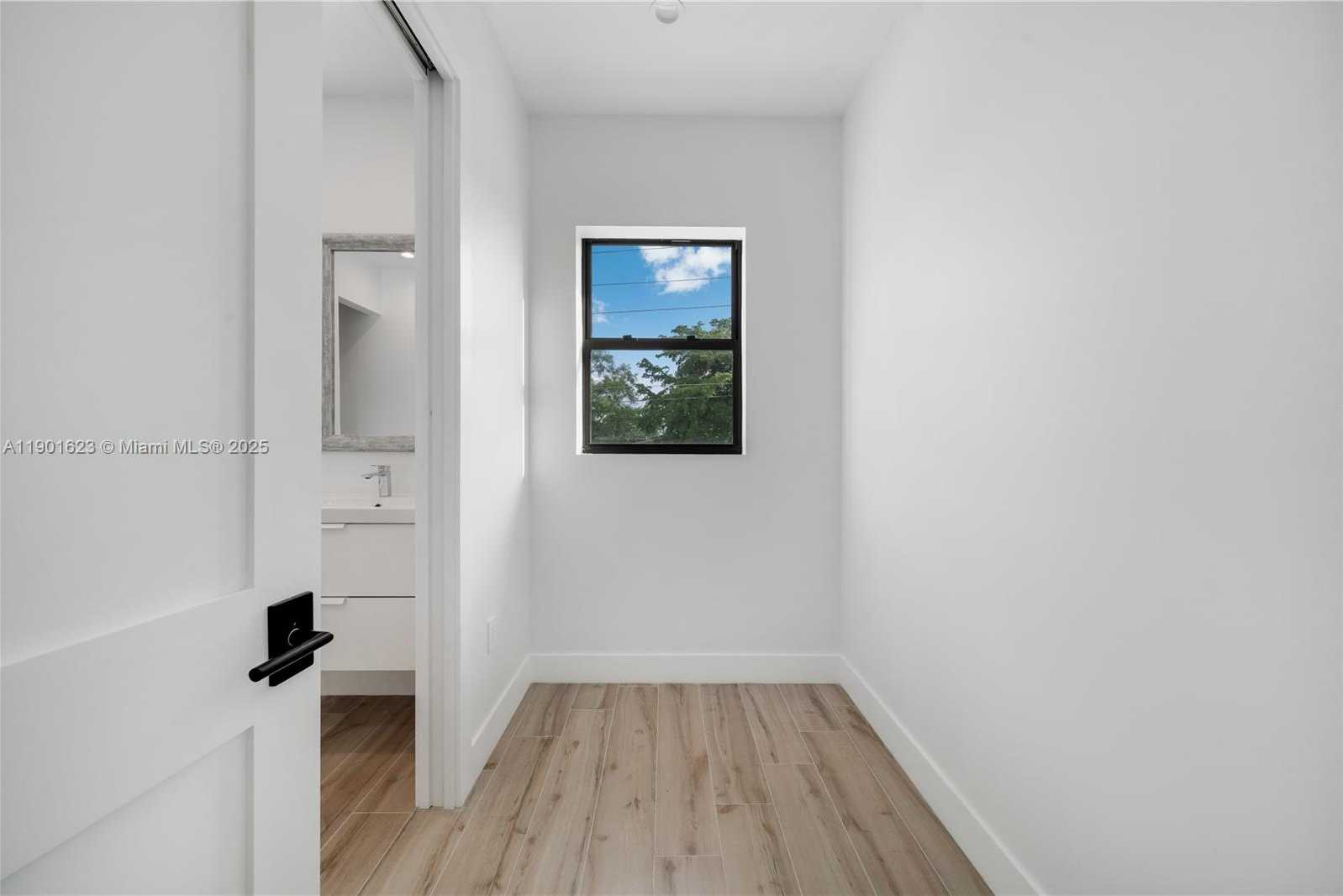 Small Image of 1505 SOUTH WEST 5TH PL, Fort Lauderdale Number 58