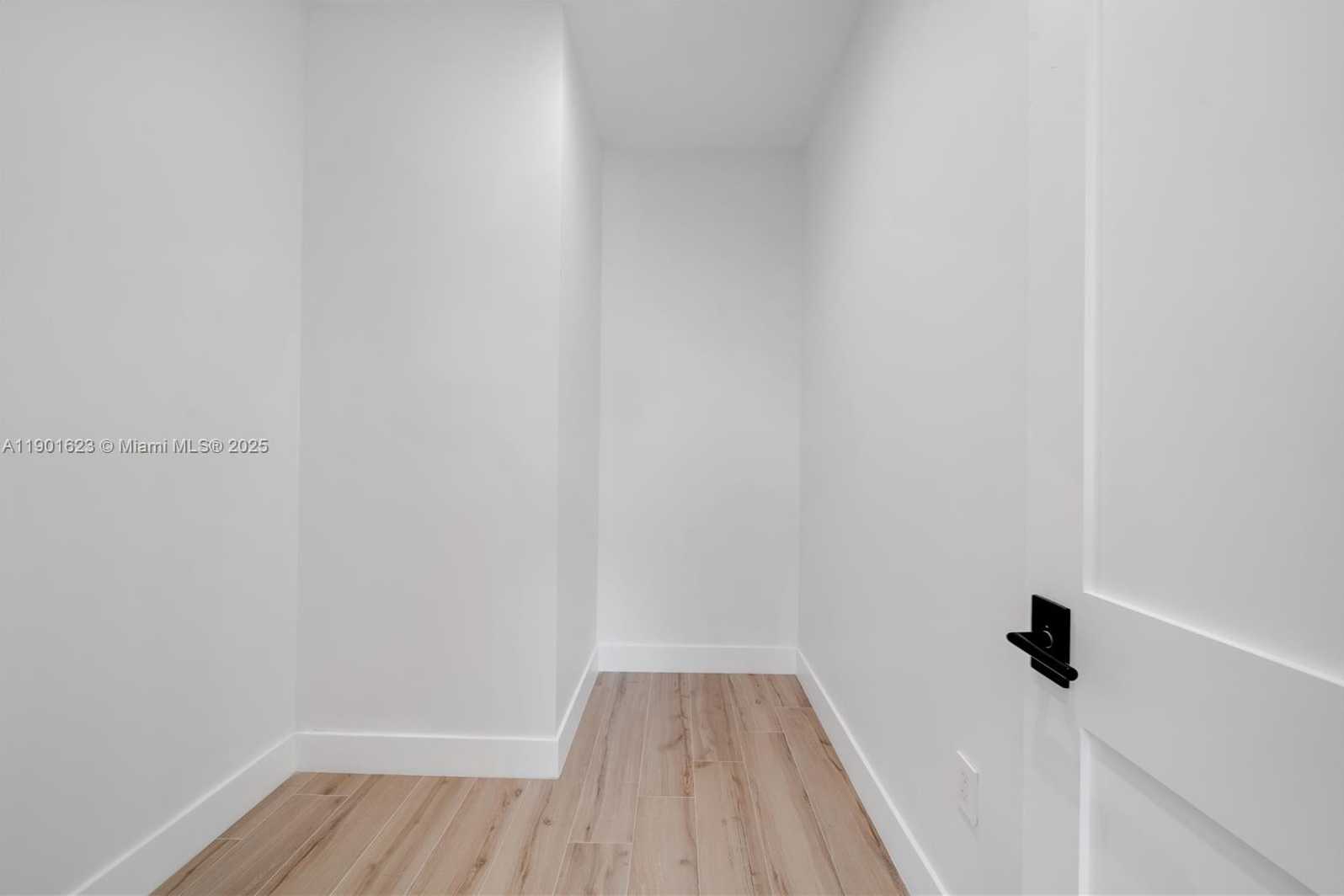 Small Image of 1505 SOUTH WEST 5TH PL, Fort Lauderdale Number 64