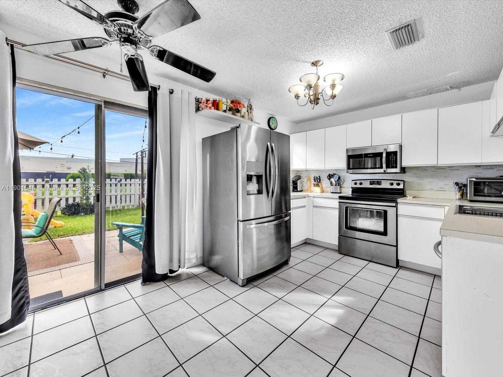 Small Image of 875 NORTH WEST 99TH AVE, Plantation Number 17