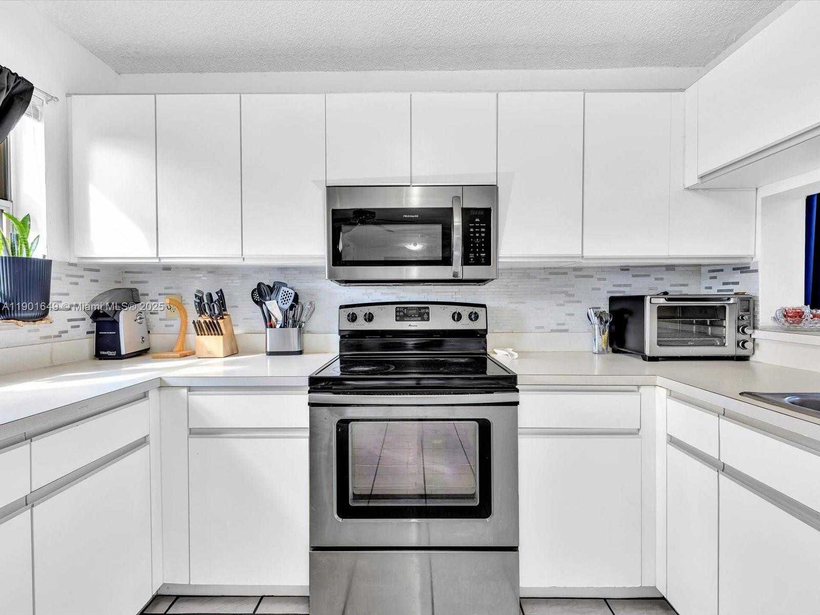 Small Image of 875 NORTH WEST 99TH AVE, Plantation Number 21