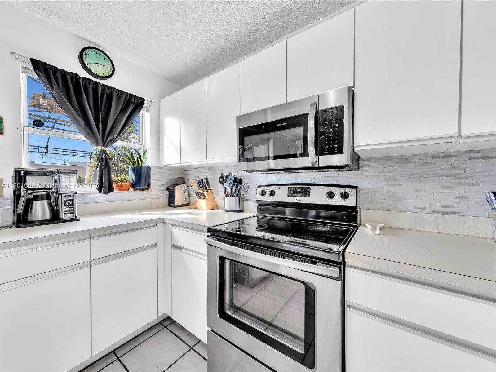 Small Image of 875 NORTH WEST 99TH AVE, Plantation Number 22