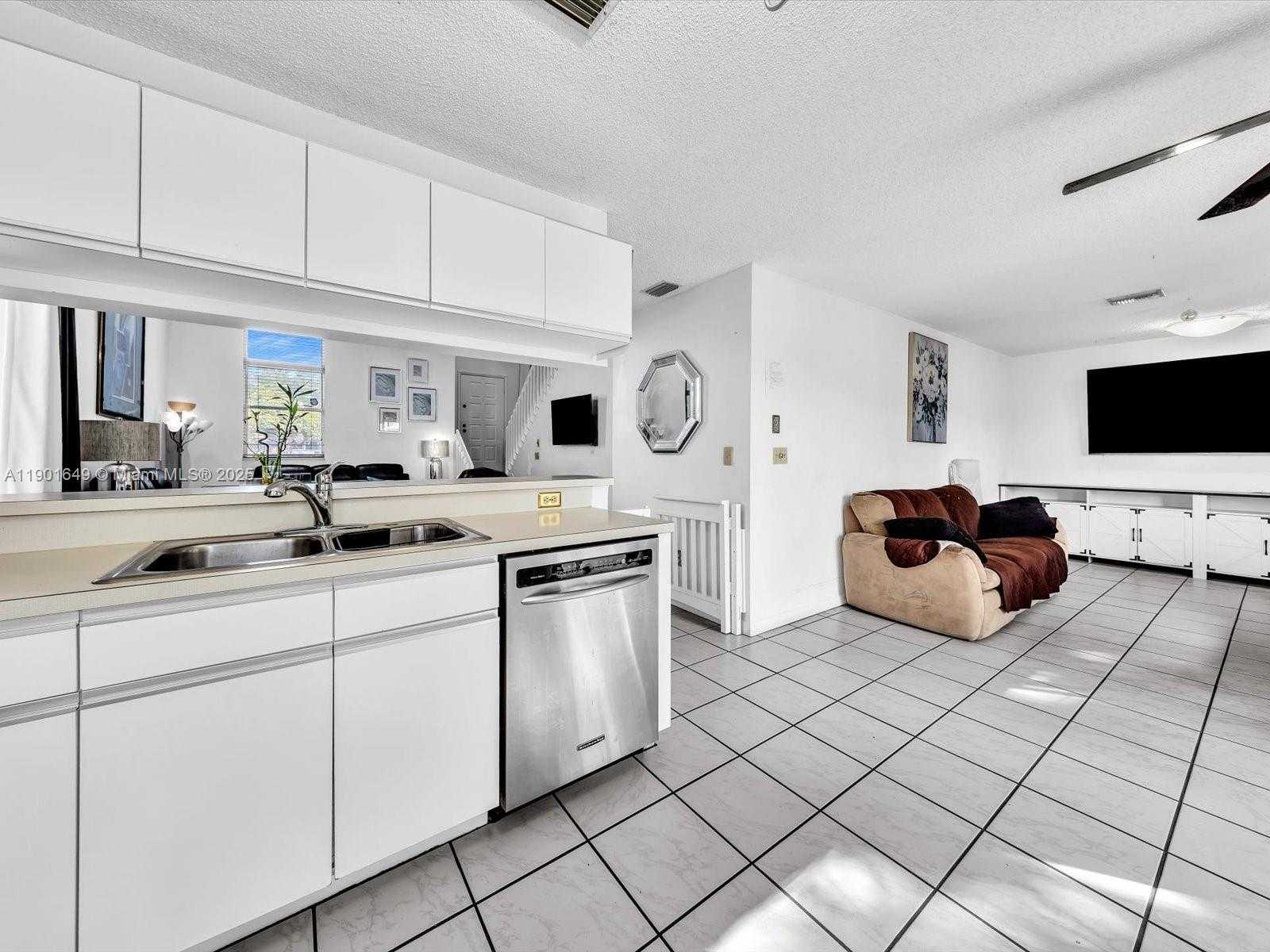 Small Image of 875 NORTH WEST 99TH AVE, Plantation Number 24