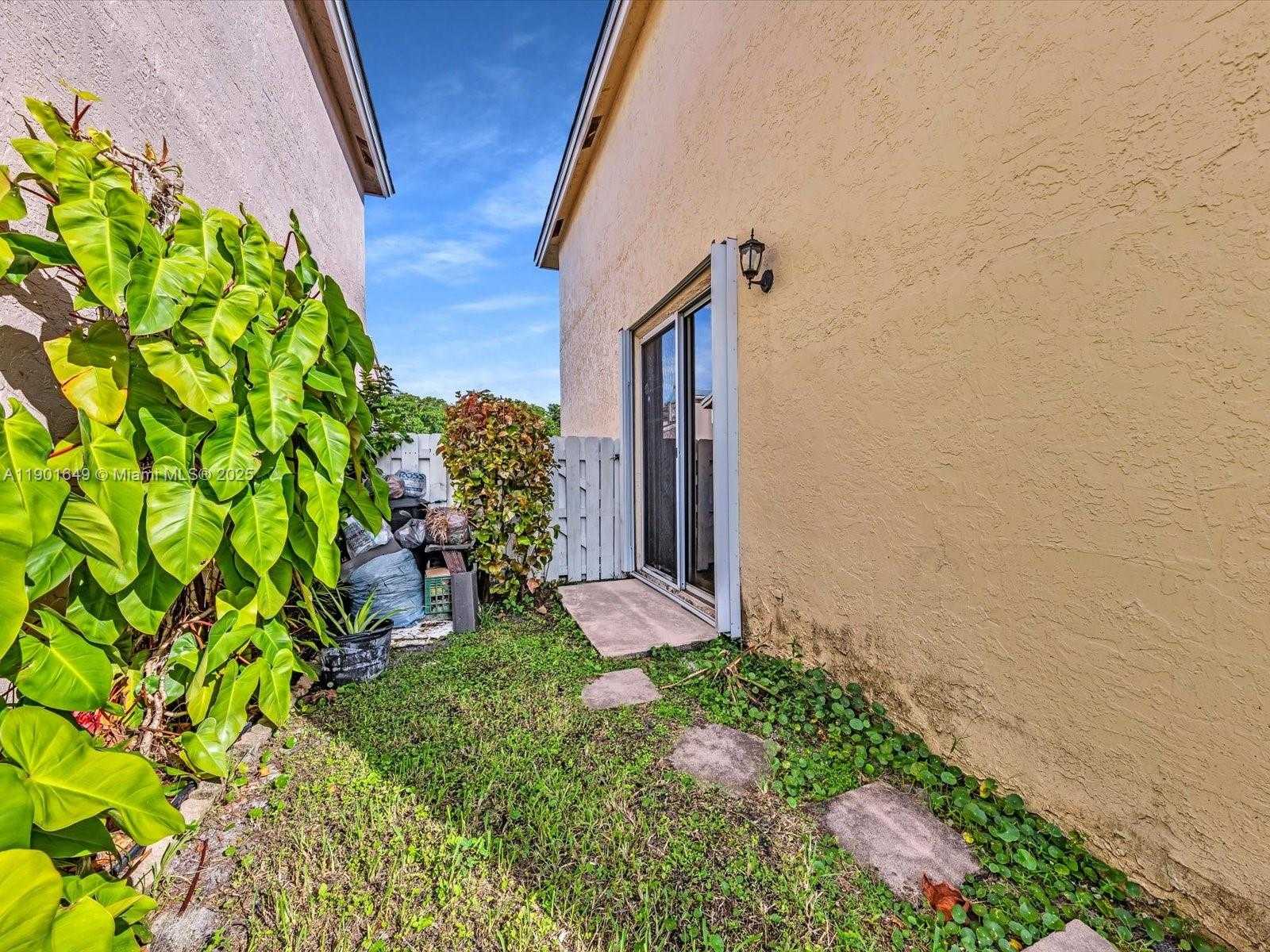 Small Image of 875 NORTH WEST 99TH AVE, Plantation Number 36