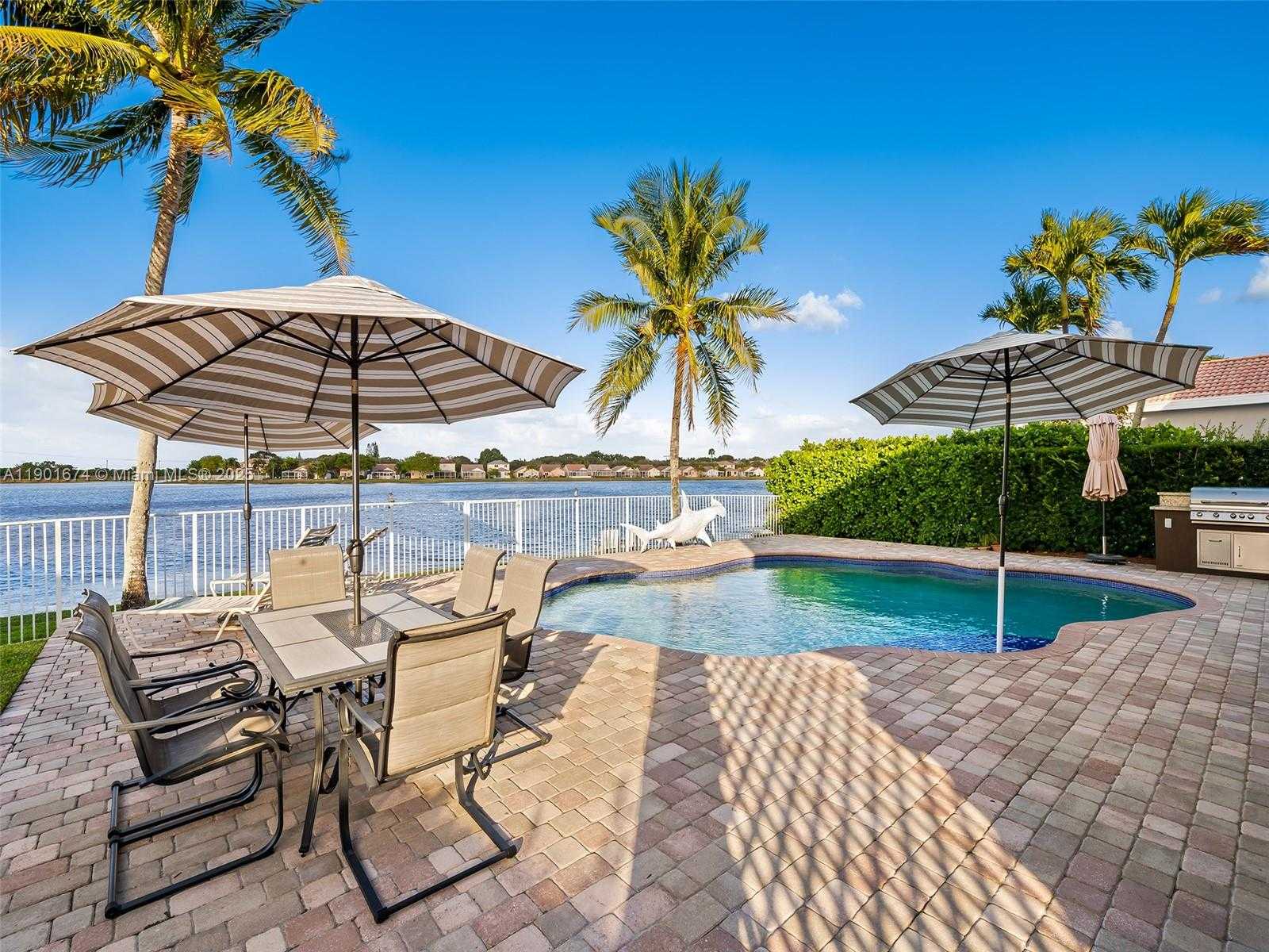 Small Image of 1206 FALLS BLVD, Weston Number 2