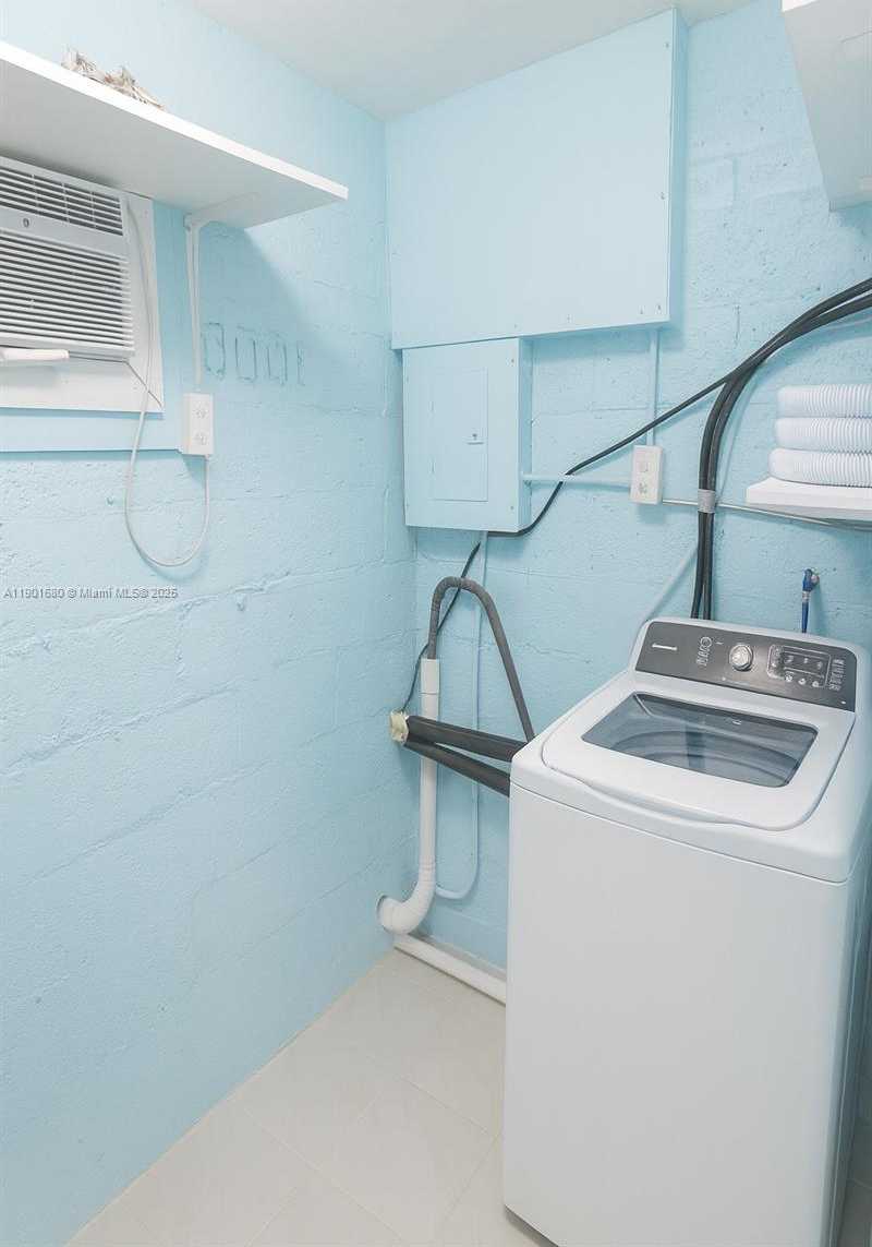 Small Image of 6317 CLEVELAND ST, Hollywood Number 9