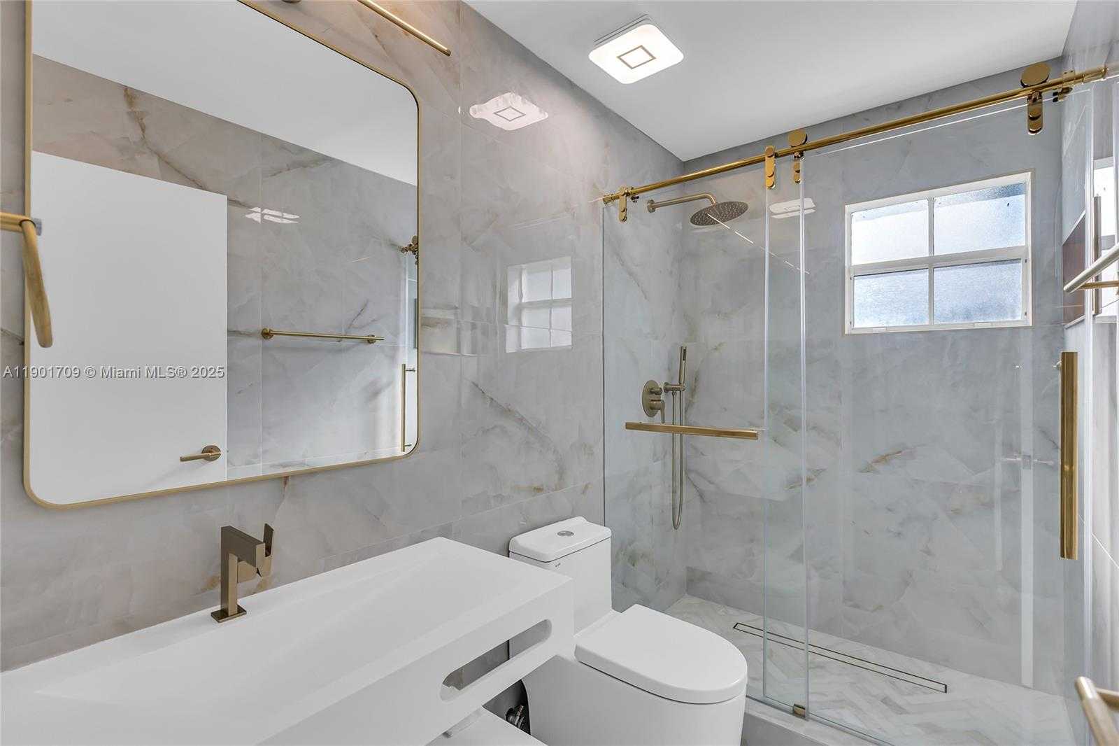 Imagen de Pequeño Objeto