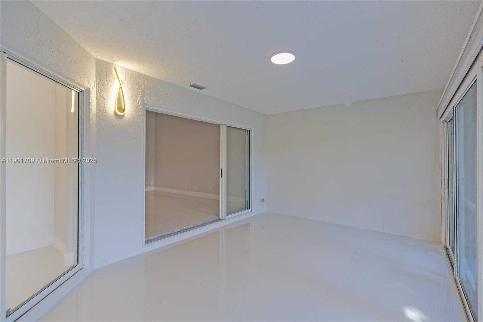 Imagen de Pequeño Objeto