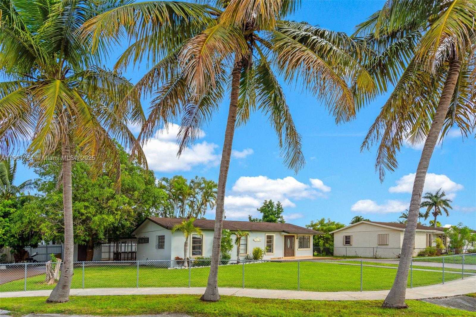 Small Image of 15411 SOUTH WEST 305TH ST, Homestead Number 28