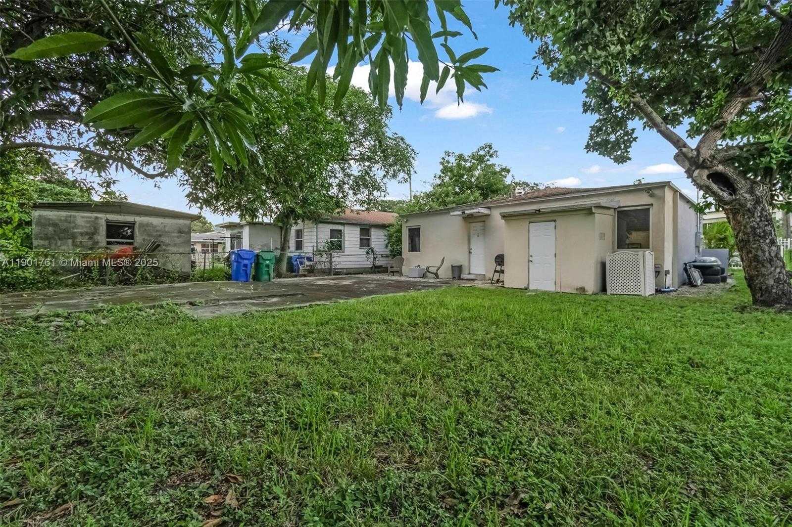 Small Image of 1240 NORTH WEST 38TH ST, Miami Number 18