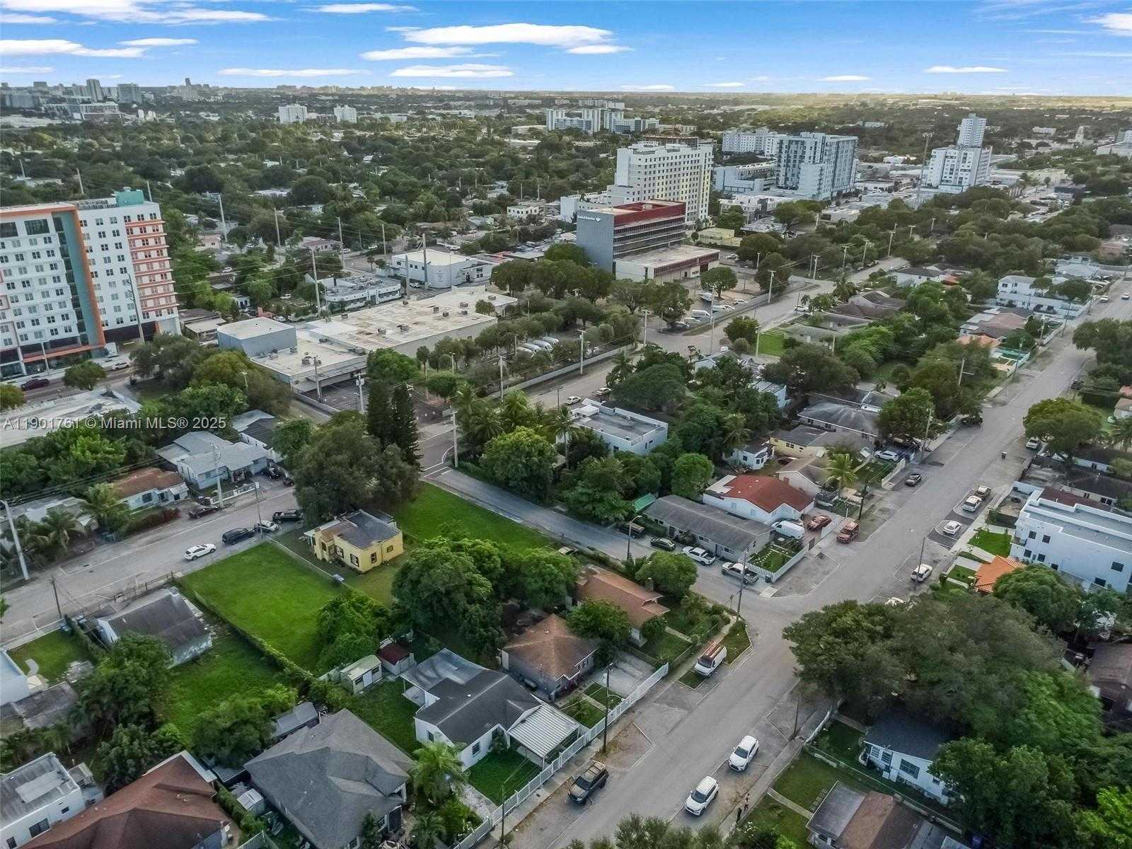 Small Image of 1240 NORTH WEST 38TH ST, Miami Number 24