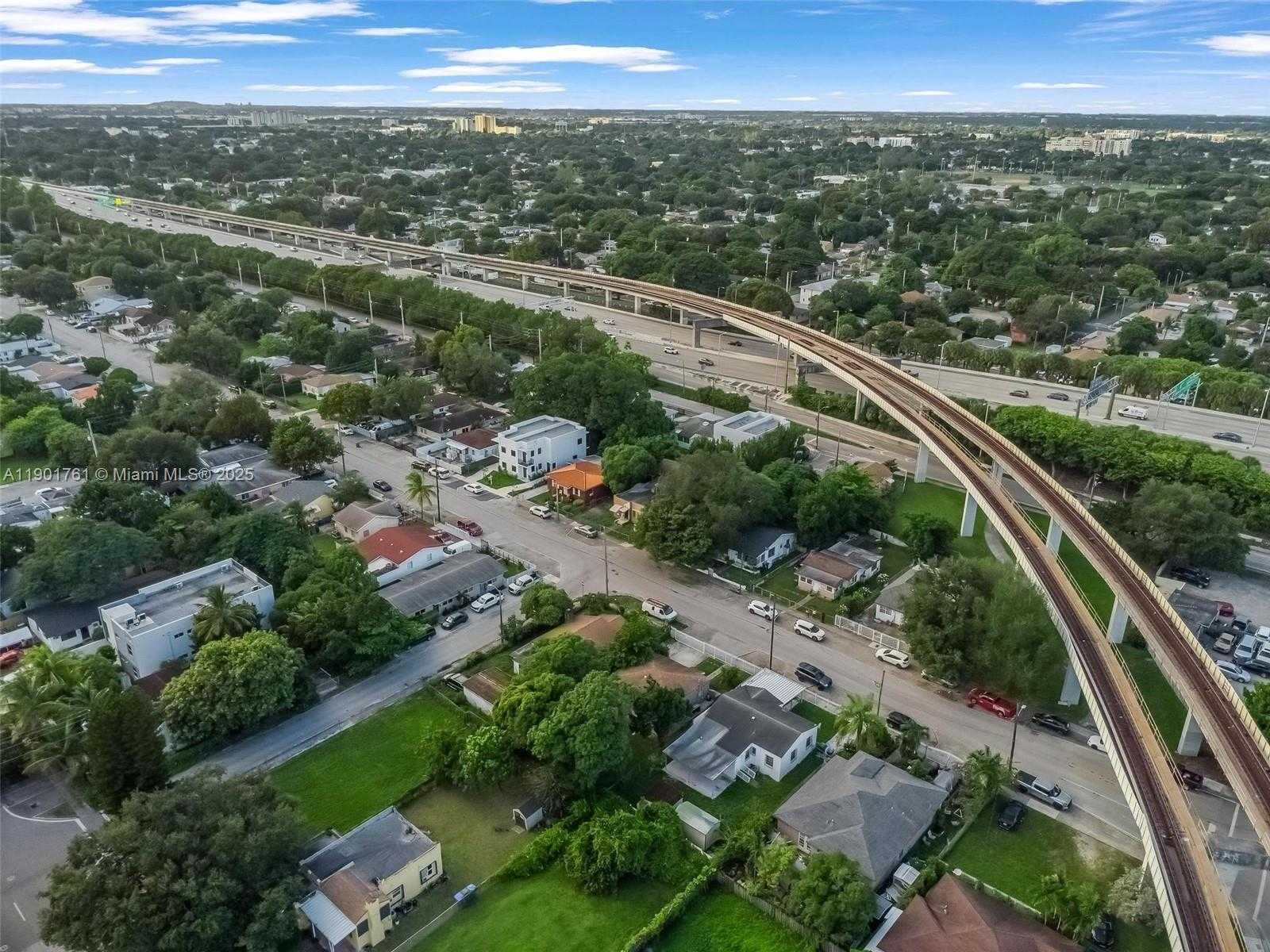 Small Image of 1240 NORTH WEST 38TH ST, Miami Number 25