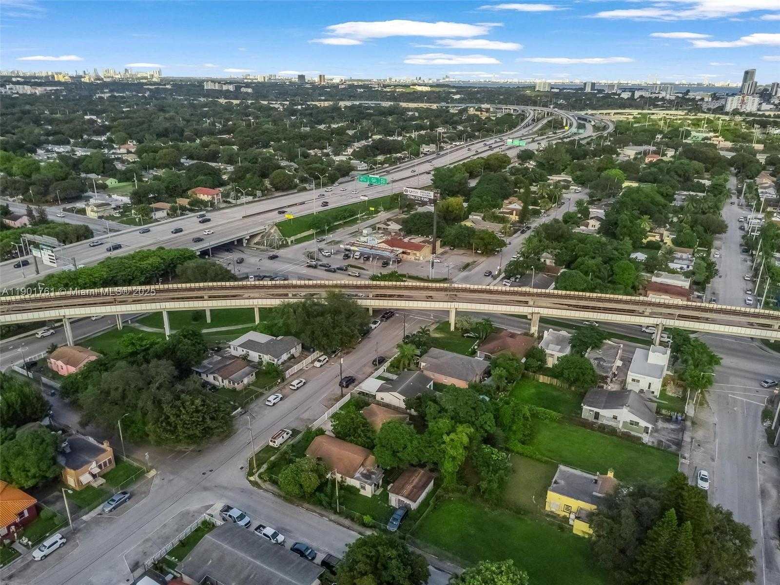 Small Image of 1240 NORTH WEST 38TH ST, Miami Number 26