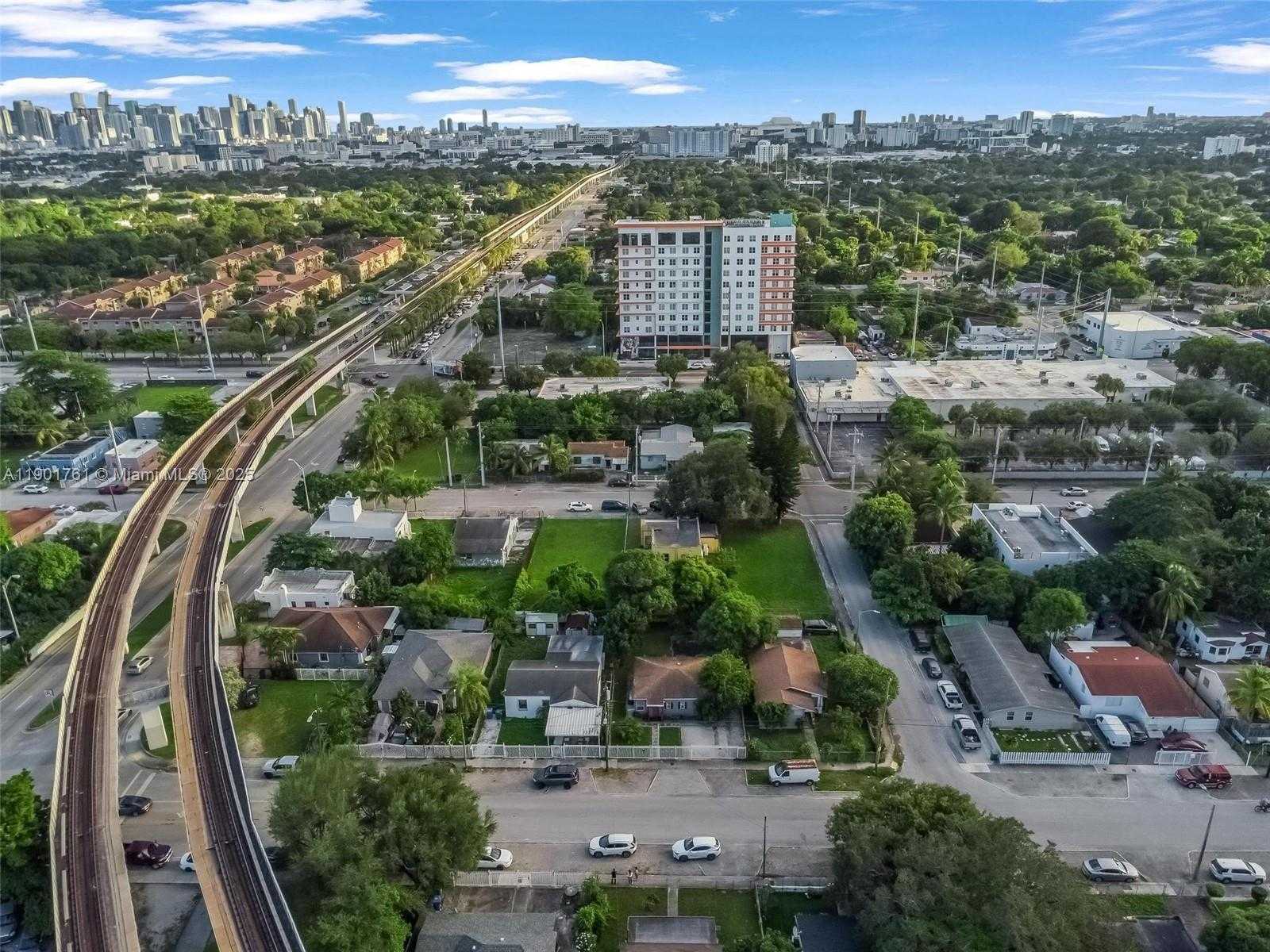 Small Image of 1240 NORTH WEST 38TH ST, Miami Number 27