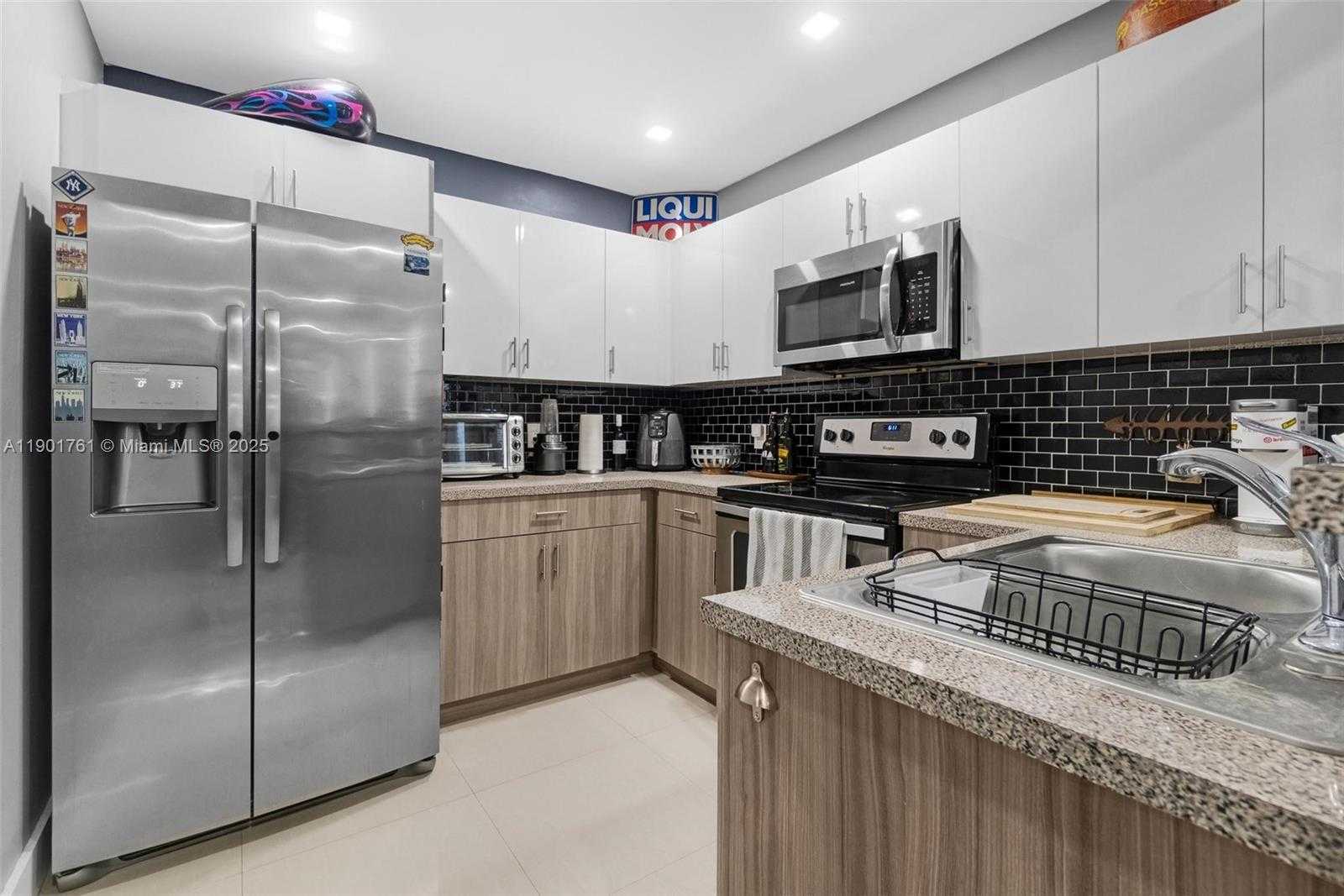 Small Image of 1240 NORTH WEST 38TH ST, Miami Number 4