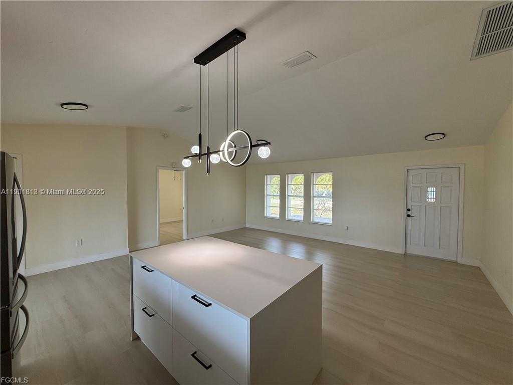 Small Image of 2803 EAST 5TH ST, Other City - In The State Of Florida Number 32