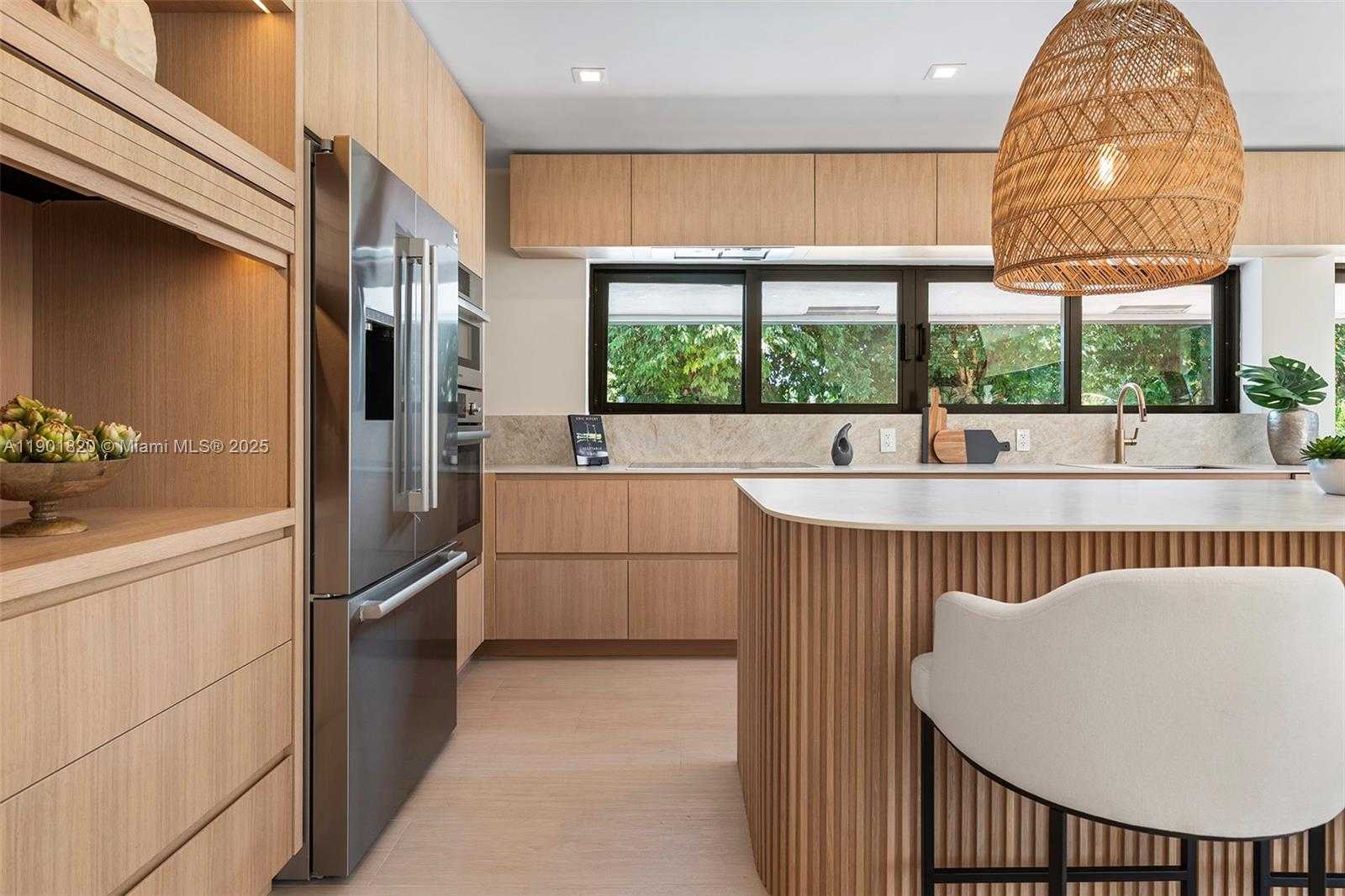 Small Image of 10945 SOUTH WEST 75TH CT, Pinecrest Number 13