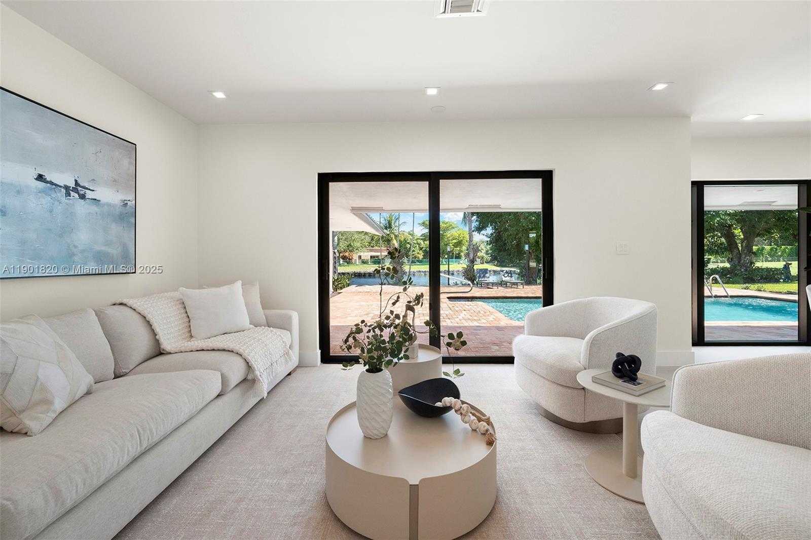 Small Image of 10945 SOUTH WEST 75TH CT, Pinecrest Number 28