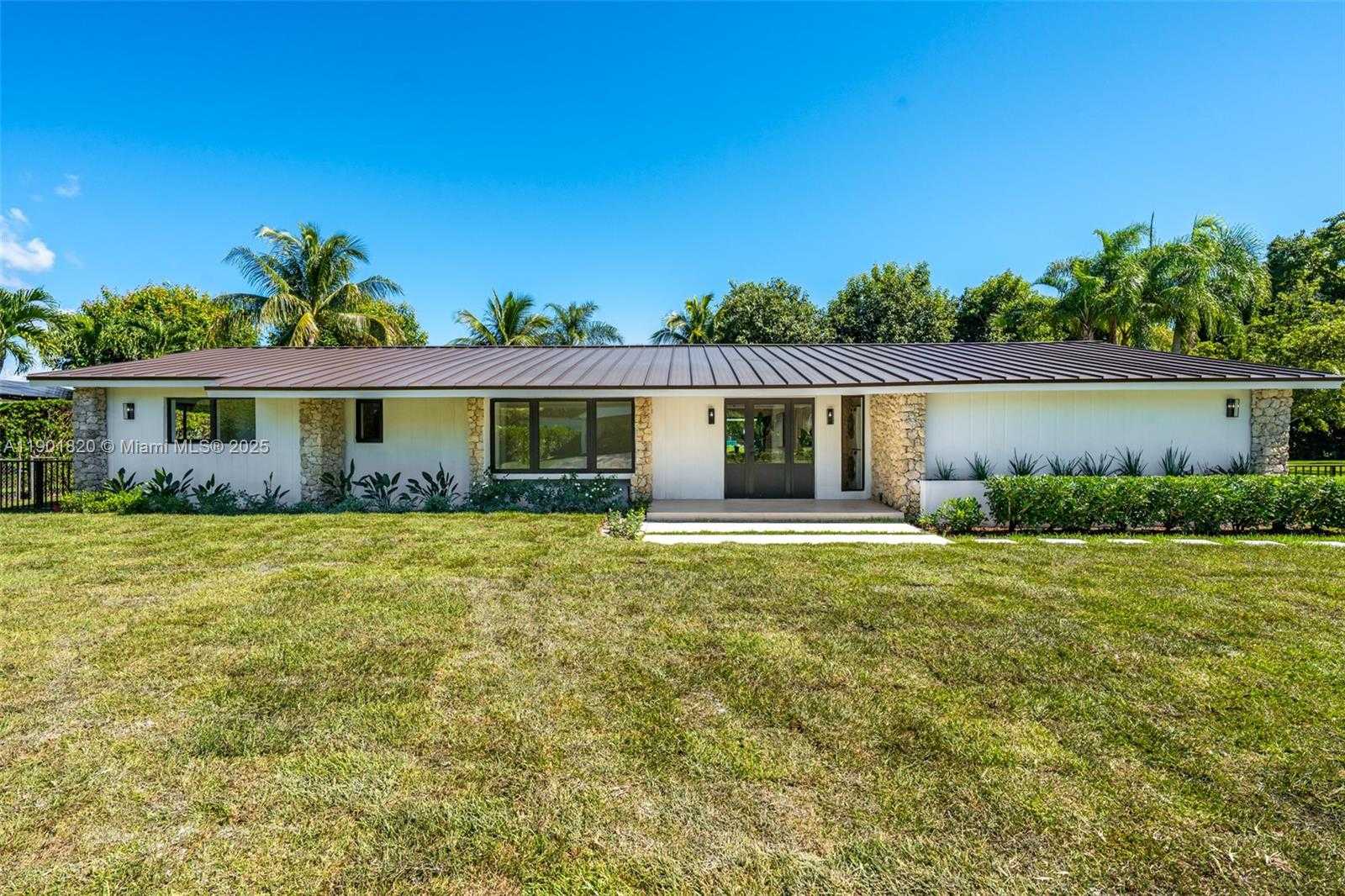 Small Image of 10945 SOUTH WEST 75TH CT, Pinecrest Number 4