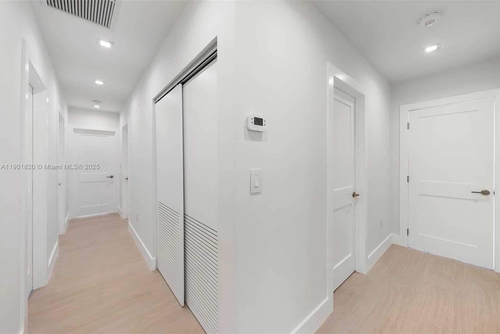 Small Image of 10945 SOUTH WEST 75TH CT, Pinecrest Number 43