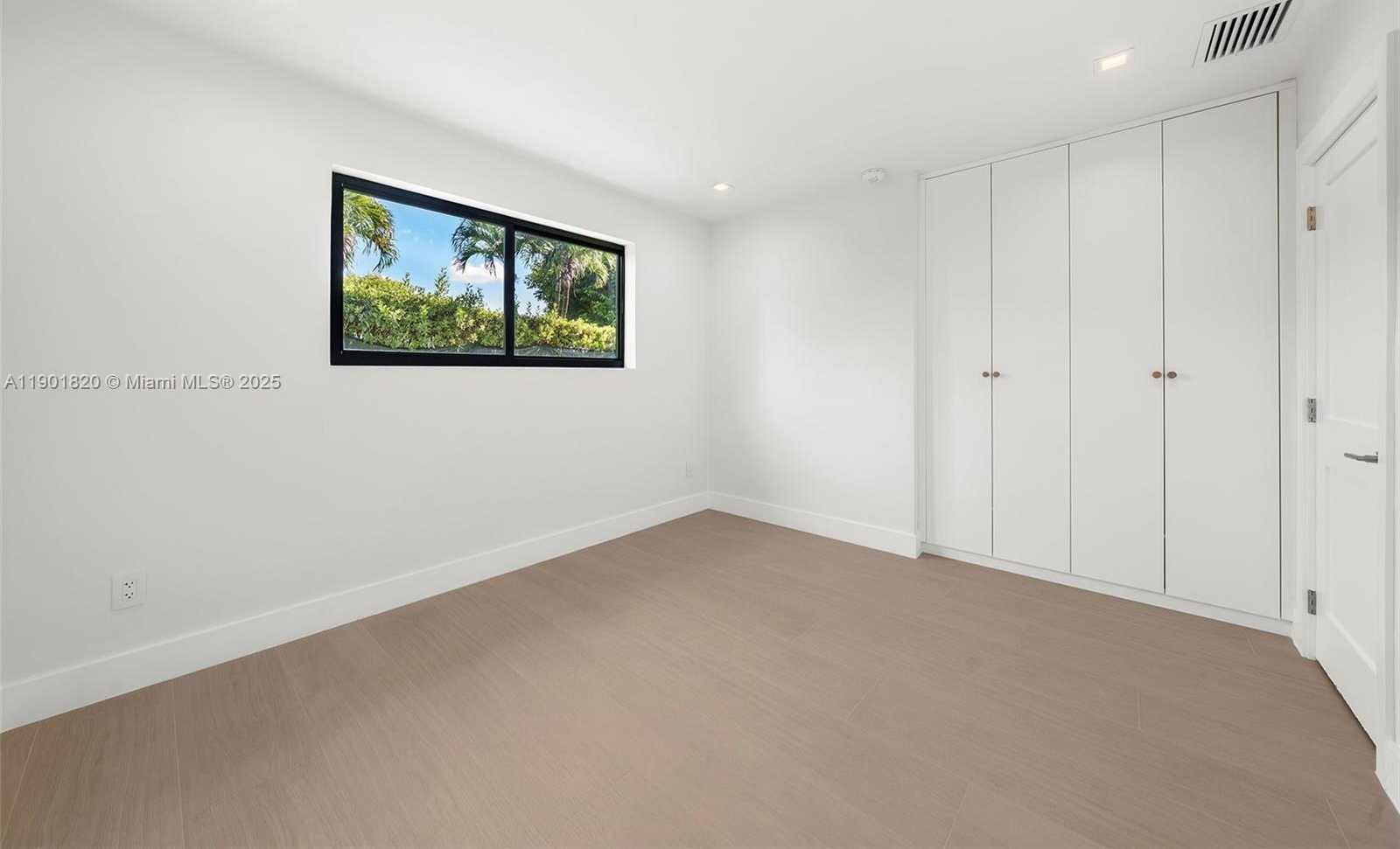 Small Image of 10945 SOUTH WEST 75TH CT, Pinecrest Number 47