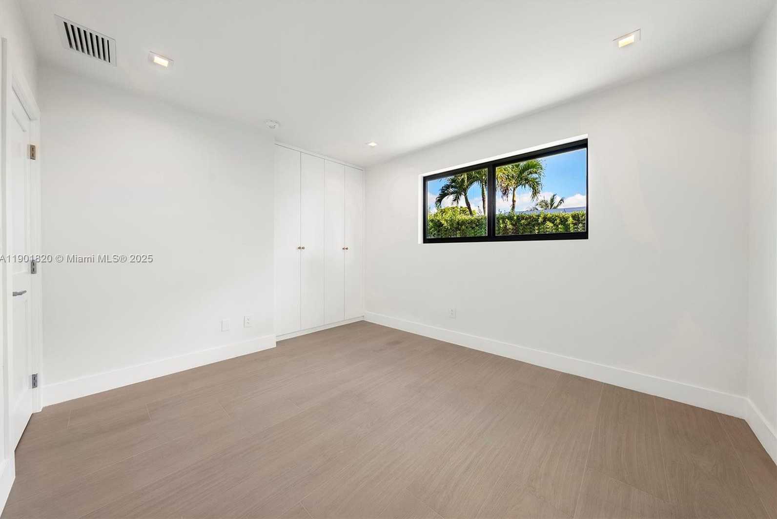 Small Image of 10945 SOUTH WEST 75TH CT, Pinecrest Number 51