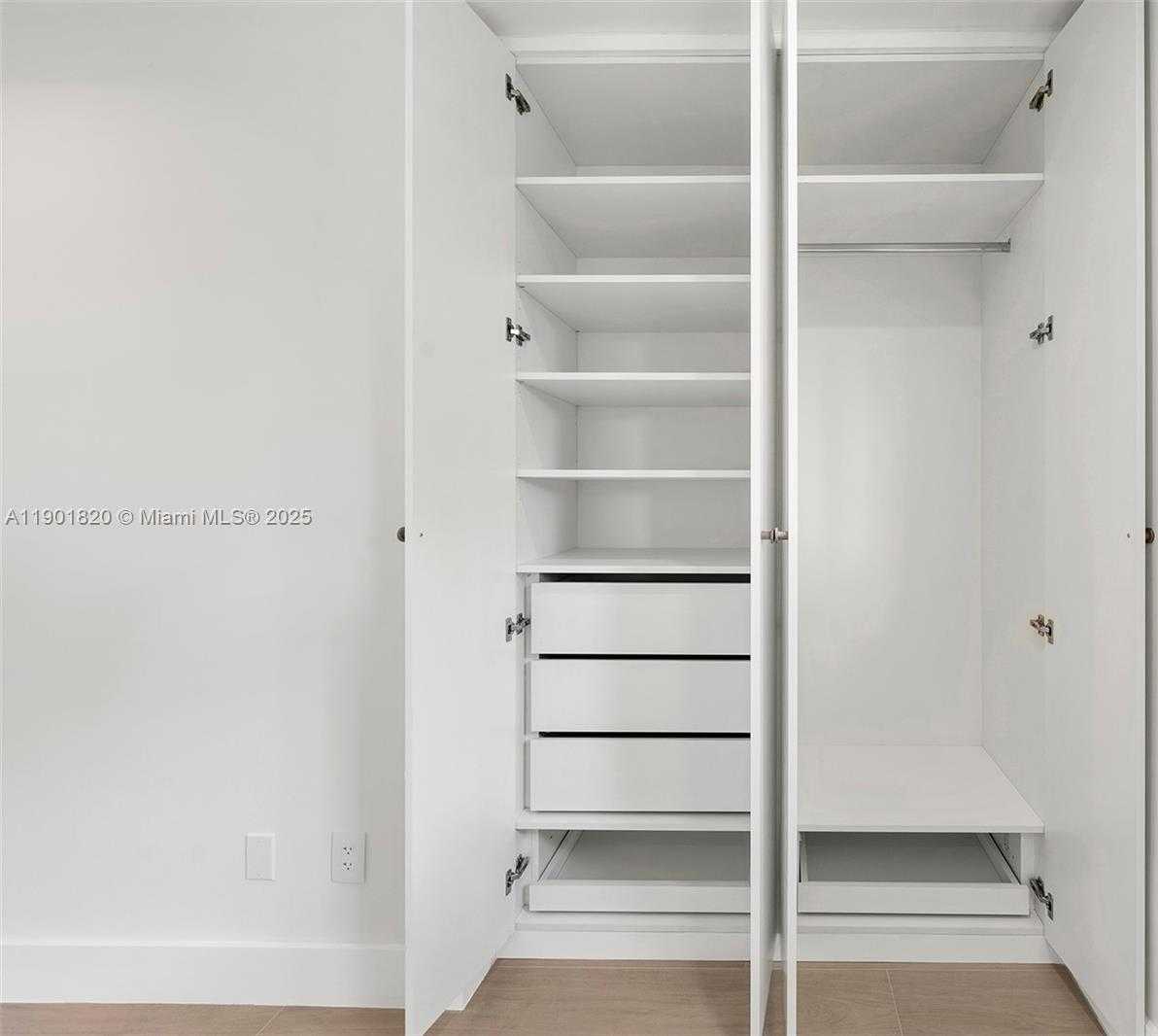 Small Image of 10945 SOUTH WEST 75TH CT, Pinecrest Number 53