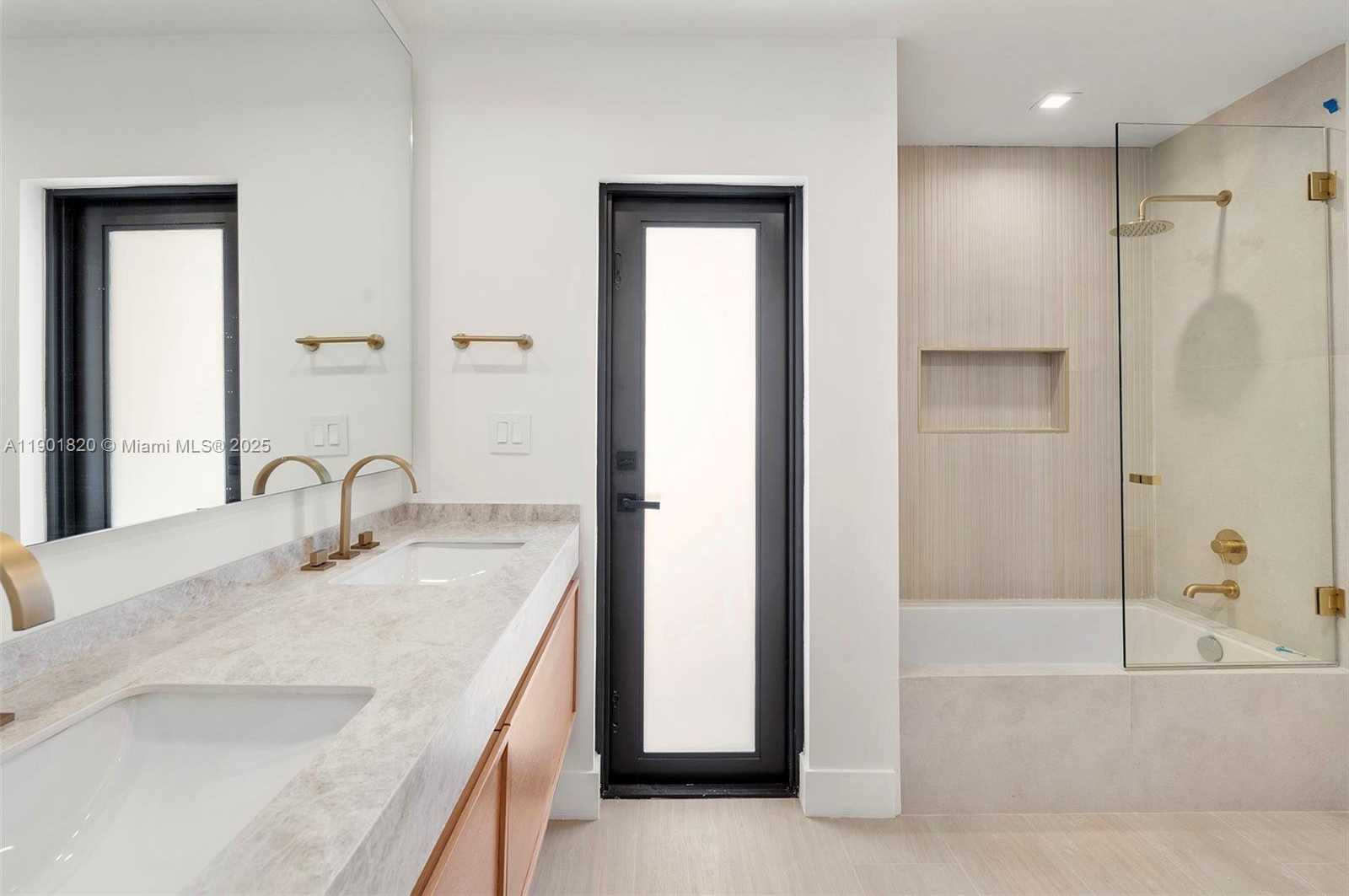 Small Image of 10945 SOUTH WEST 75TH CT, Pinecrest Number 54