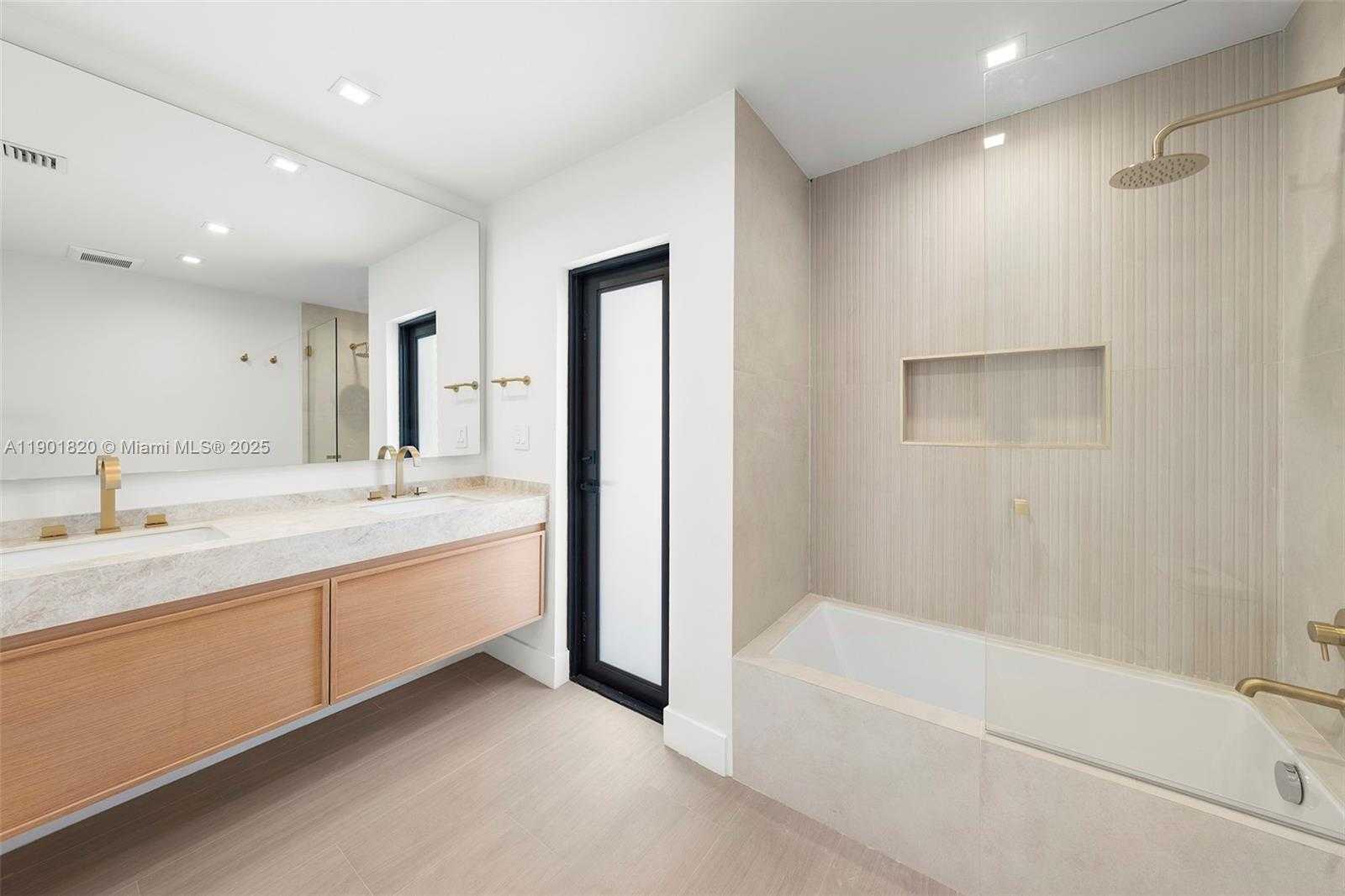 Small Image of 10945 SOUTH WEST 75TH CT, Pinecrest Number 56