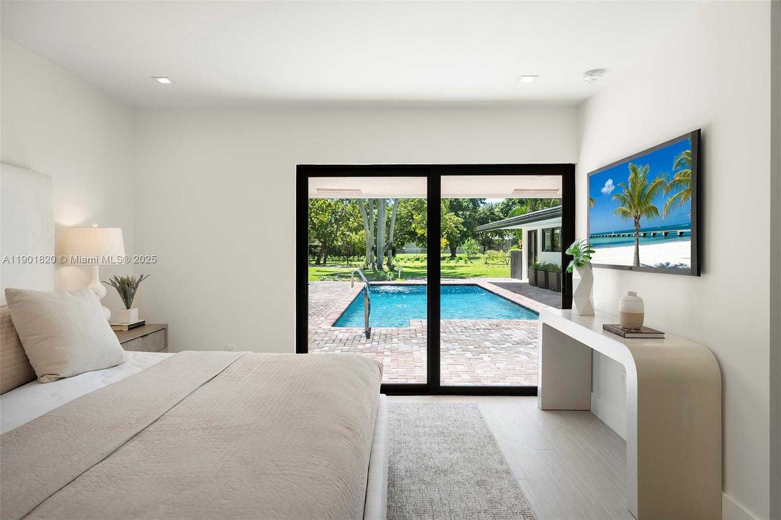 Small Image of 10945 SOUTH WEST 75TH CT, Pinecrest Number 59