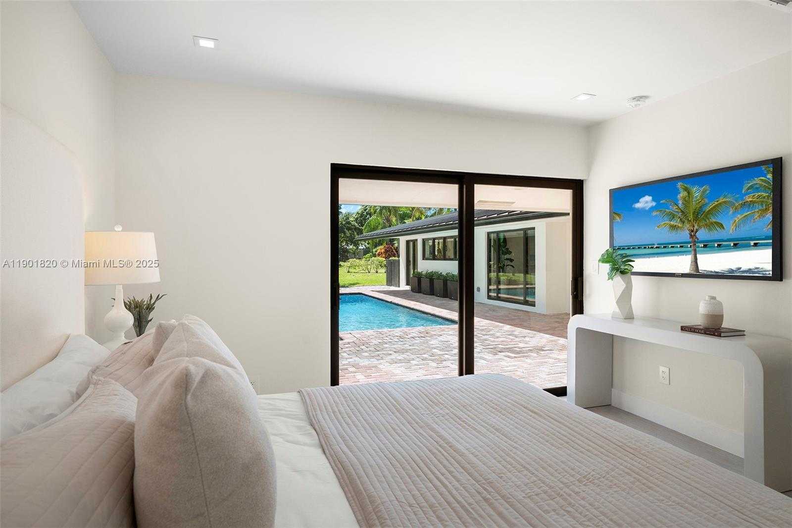 Small Image of 10945 SOUTH WEST 75TH CT, Pinecrest Number 63