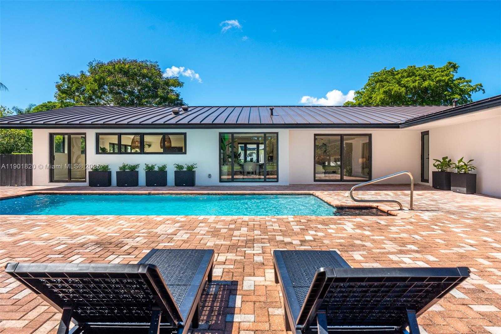 Small Image of 10945 SOUTH WEST 75TH CT, Pinecrest Number 74