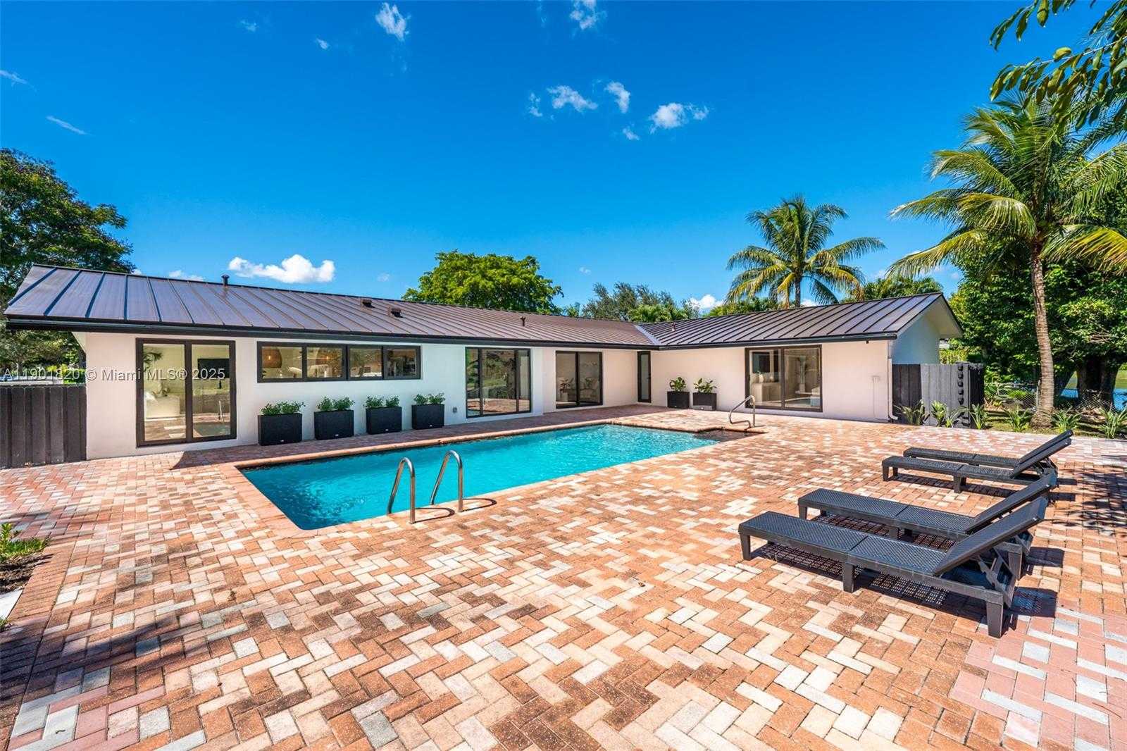 Small Image of 10945 SOUTH WEST 75TH CT, Pinecrest Number 75