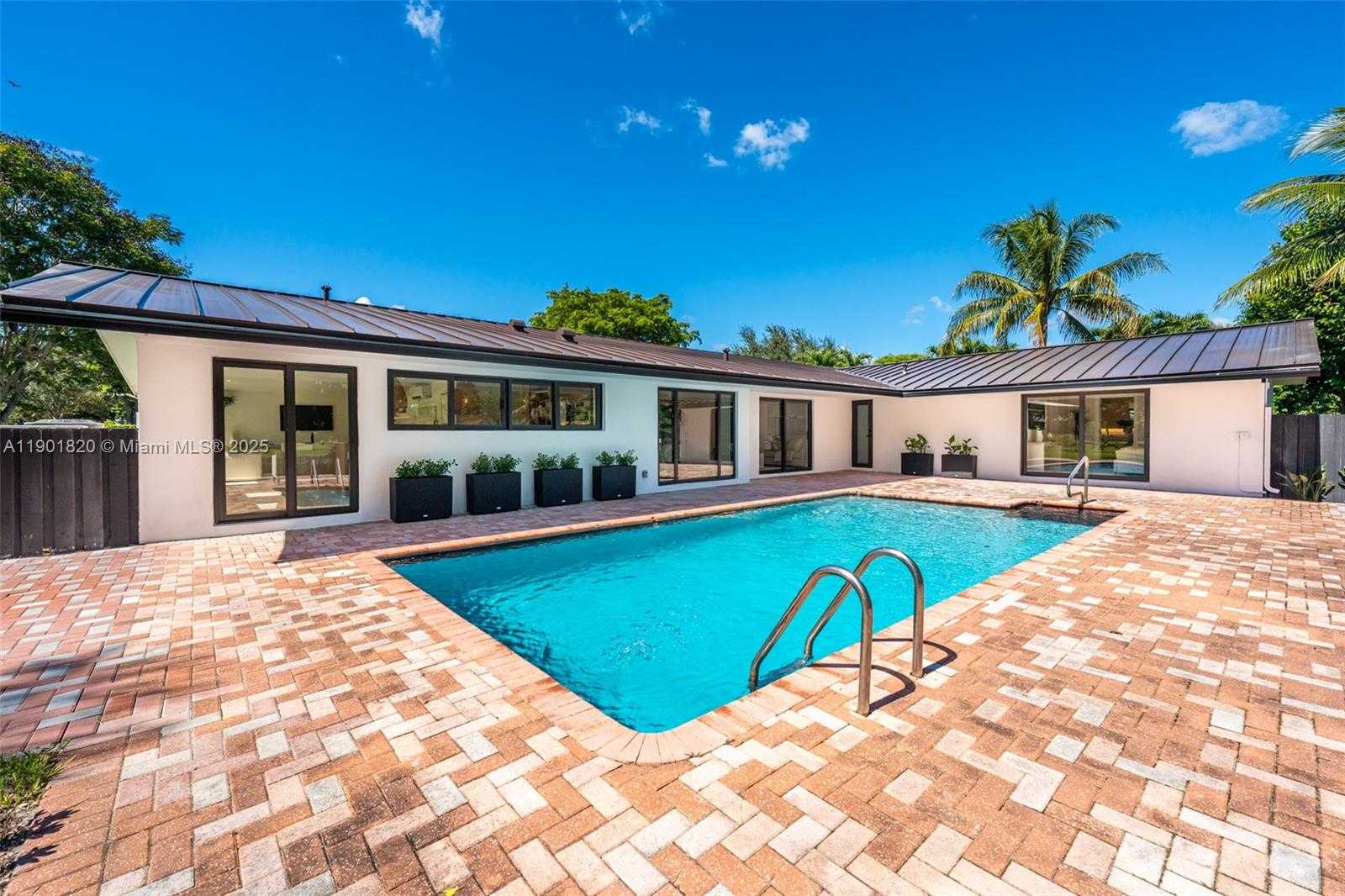 Small Image of 10945 SOUTH WEST 75TH CT, Pinecrest Number 76