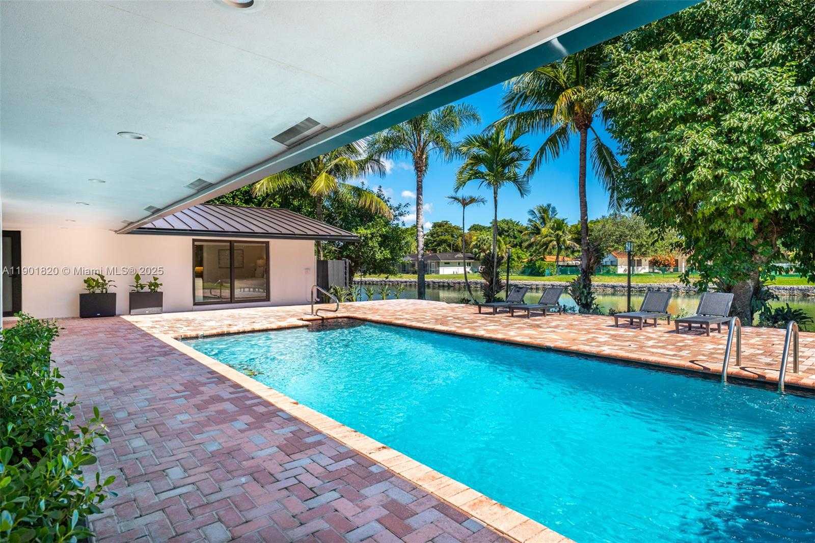 Small Image of 10945 SOUTH WEST 75TH CT, Pinecrest Number 78