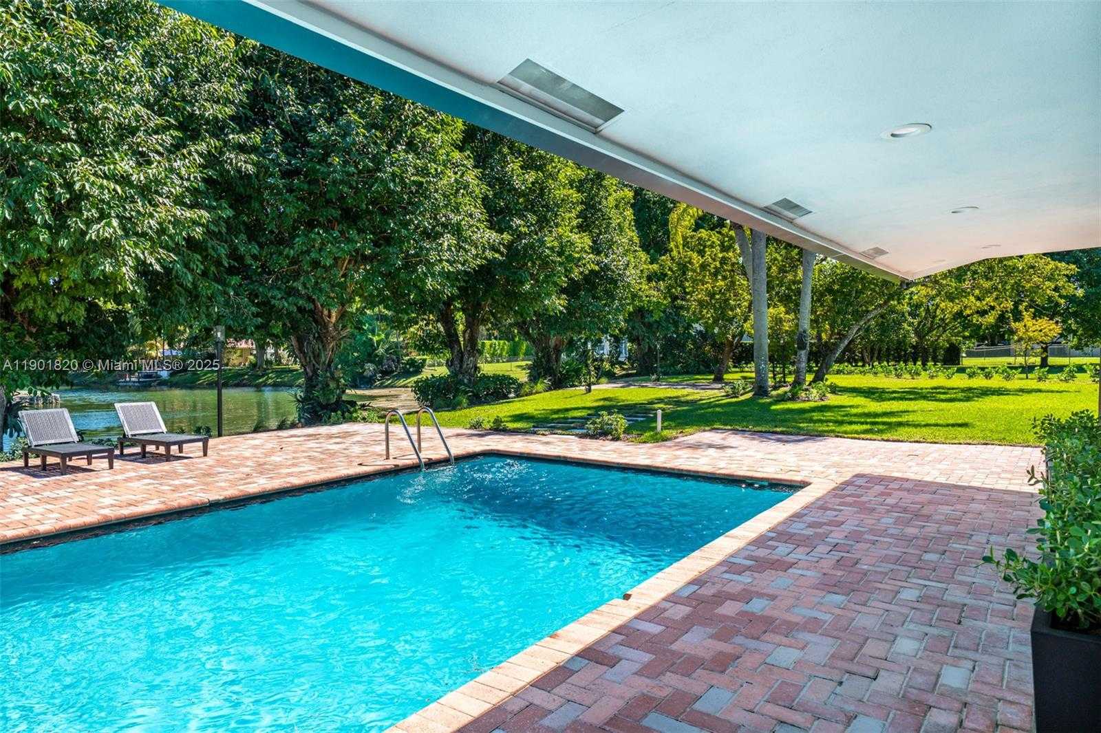 Small Image of 10945 SOUTH WEST 75TH CT, Pinecrest Number 79