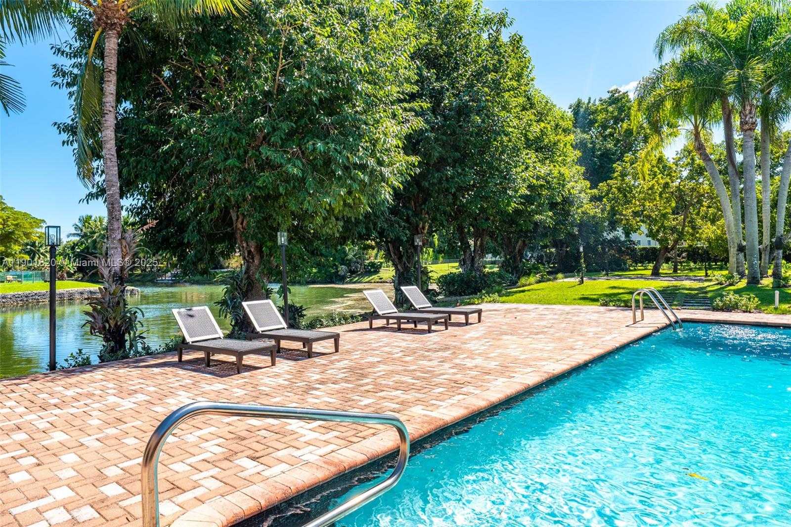 Small Image of 10945 SOUTH WEST 75TH CT, Pinecrest Number 80