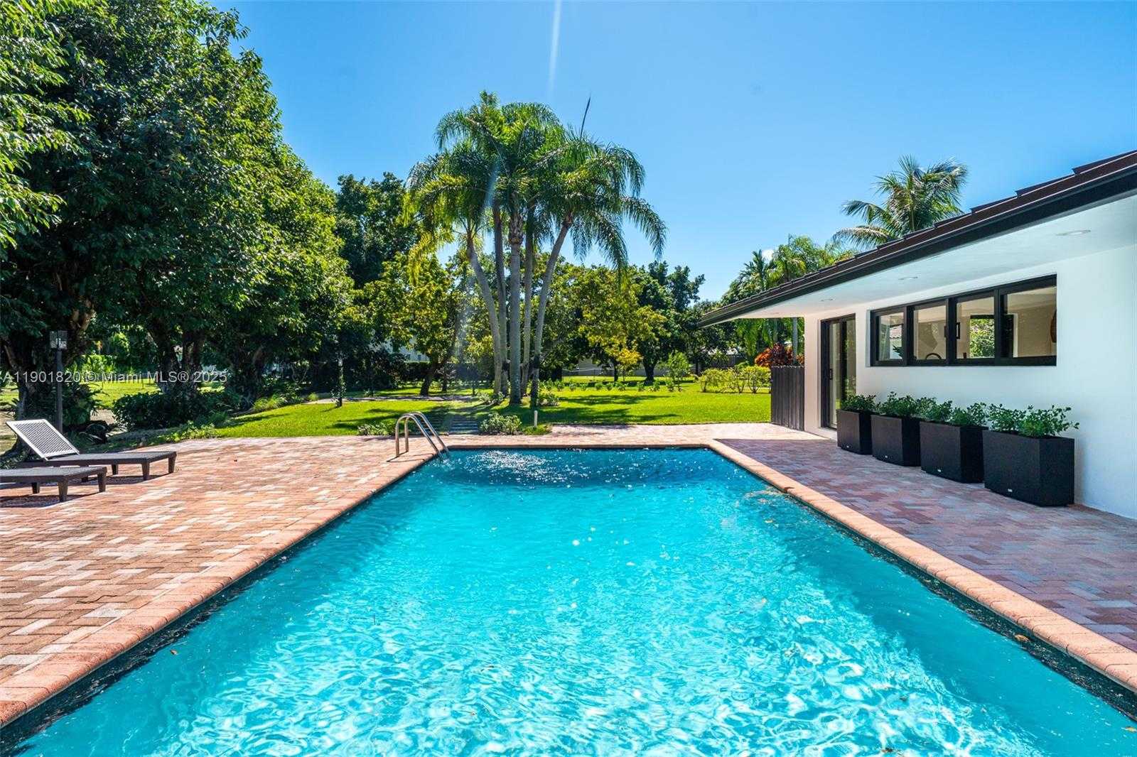 Small Image of 10945 SOUTH WEST 75TH CT, Pinecrest Number 81