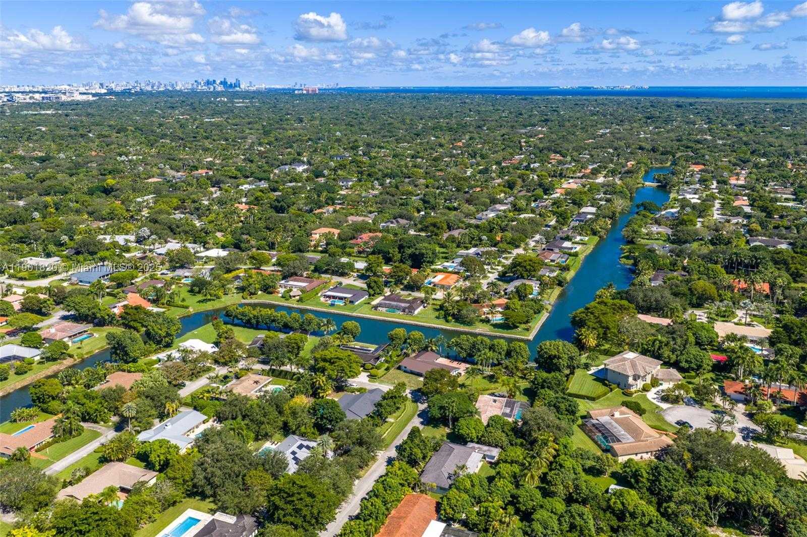 Small Image of 10945 SOUTH WEST 75TH CT, Pinecrest Number 91