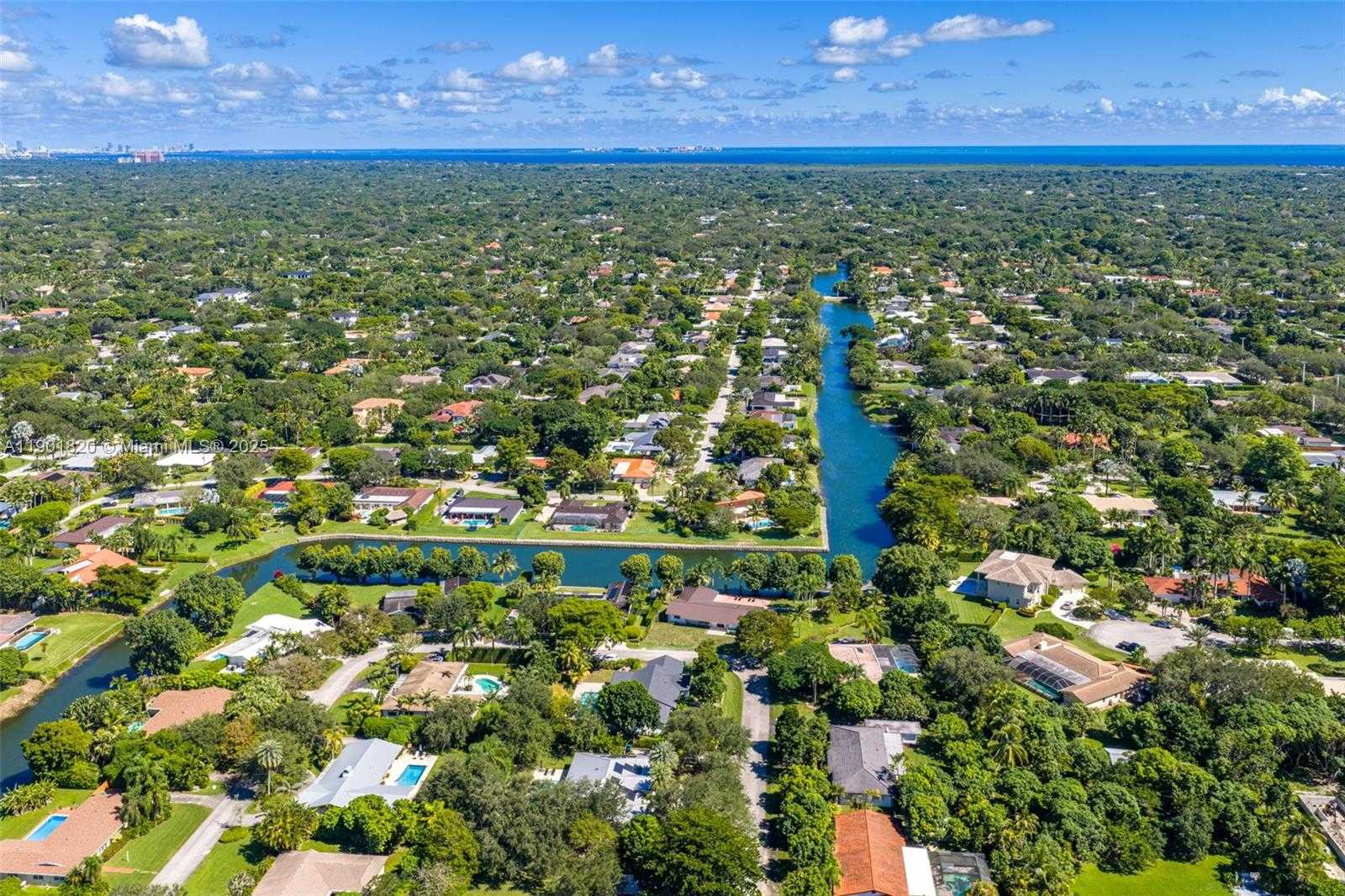 Small Image of 10945 SOUTH WEST 75TH CT, Pinecrest Number 92