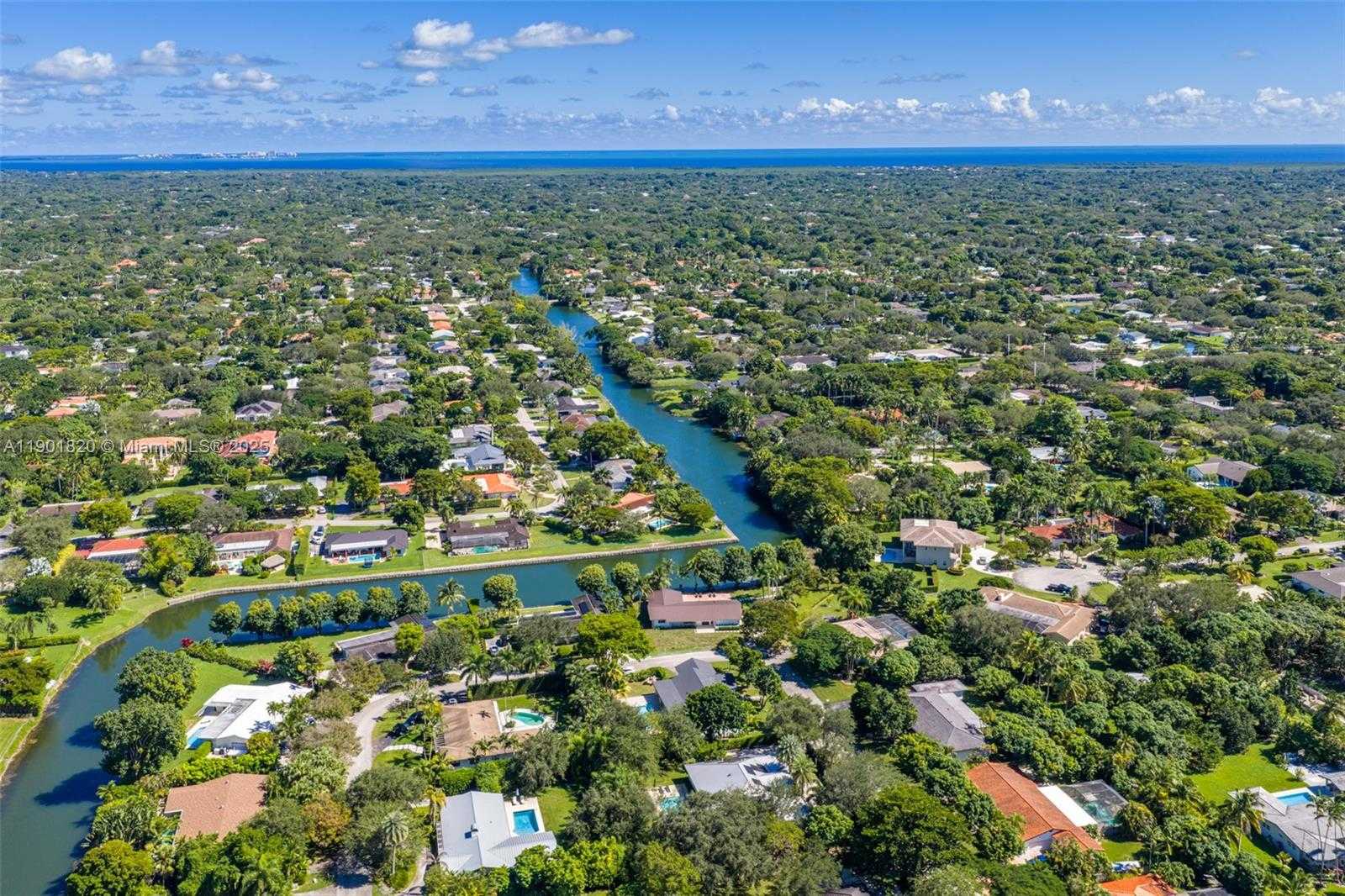 Small Image of 10945 SOUTH WEST 75TH CT, Pinecrest Number 93