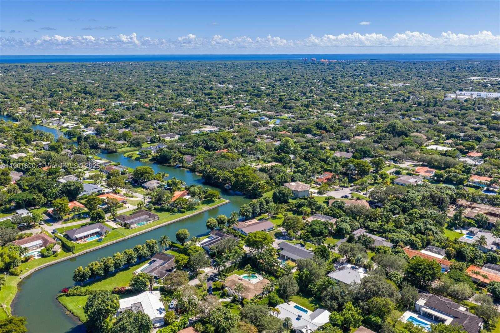 Small Image of 10945 SOUTH WEST 75TH CT, Pinecrest Number 94