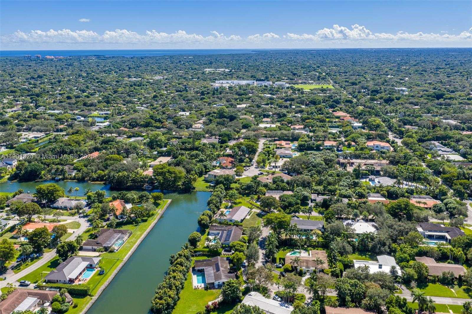 Small Image of 10945 SOUTH WEST 75TH CT, Pinecrest Number 96