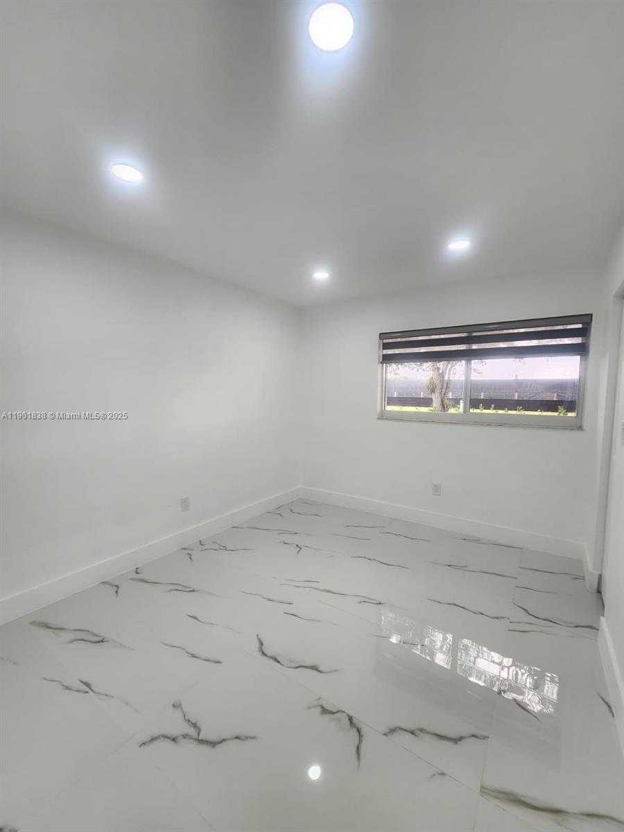 Small Image of 19621 SOUTH WEST 308TH ST, Homestead Number 27