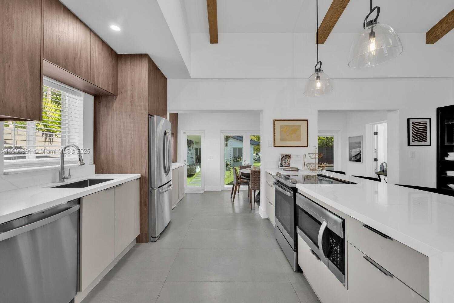 Small Image of 901 NORTH WEST 7TH ST RD, Miami Number 11