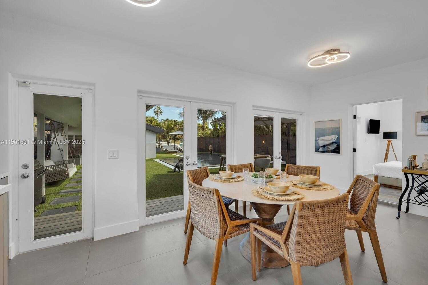 Small Image of 901 NORTH WEST 7TH ST RD, Miami Number 15