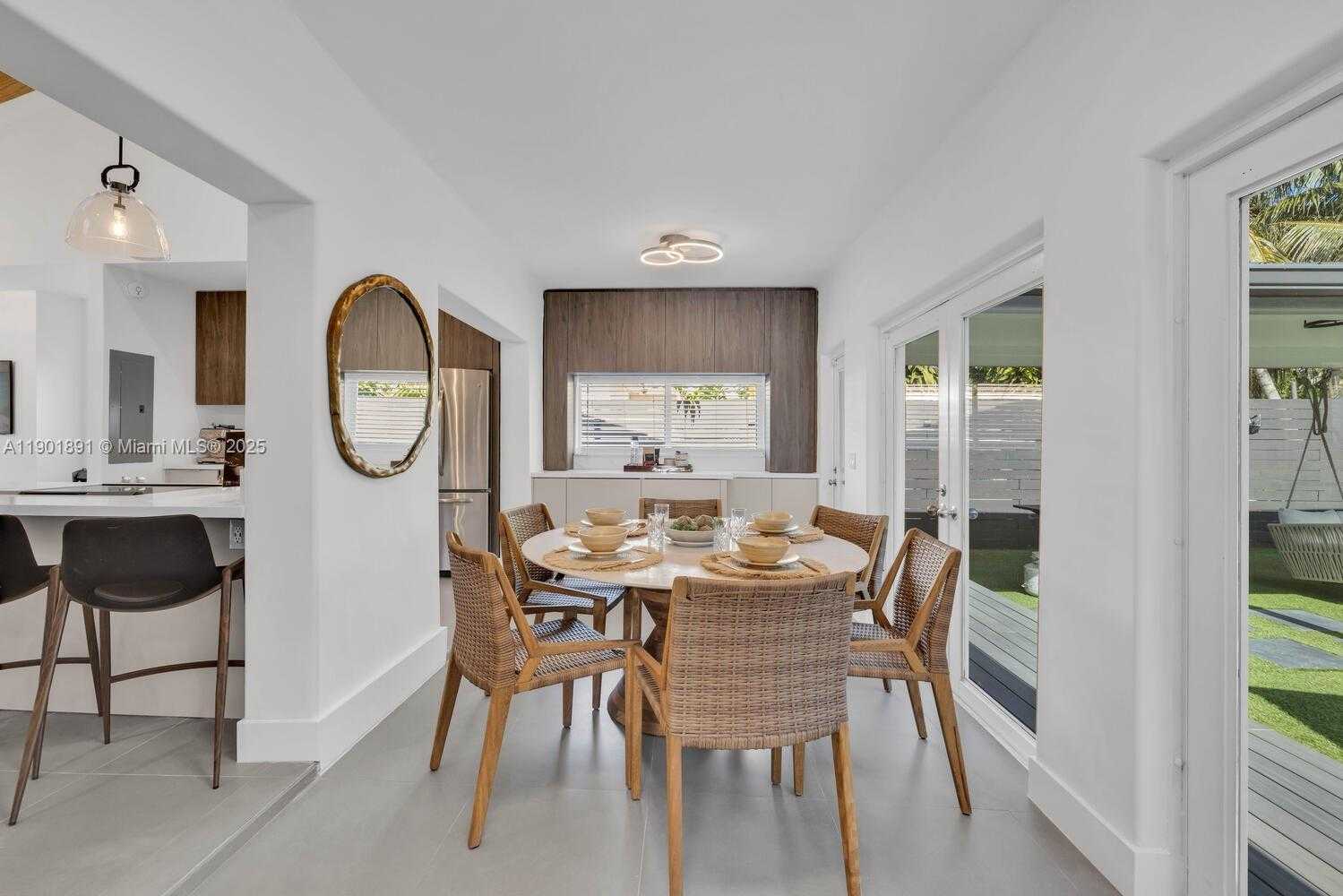 Small Image of 901 NORTH WEST 7TH ST RD, Miami Number 16