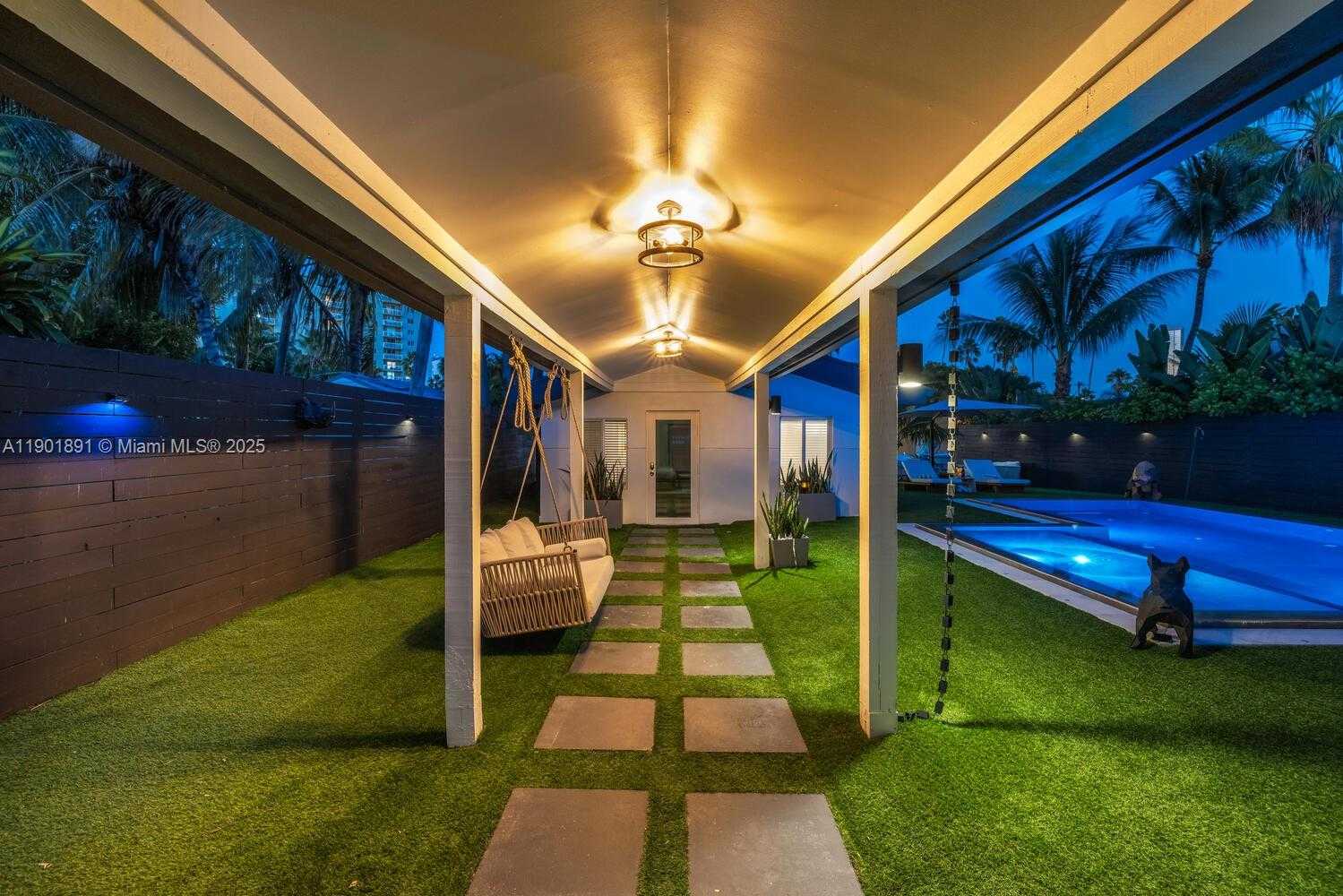 Small Image of 901 NORTH WEST 7TH ST RD, Miami Number 28