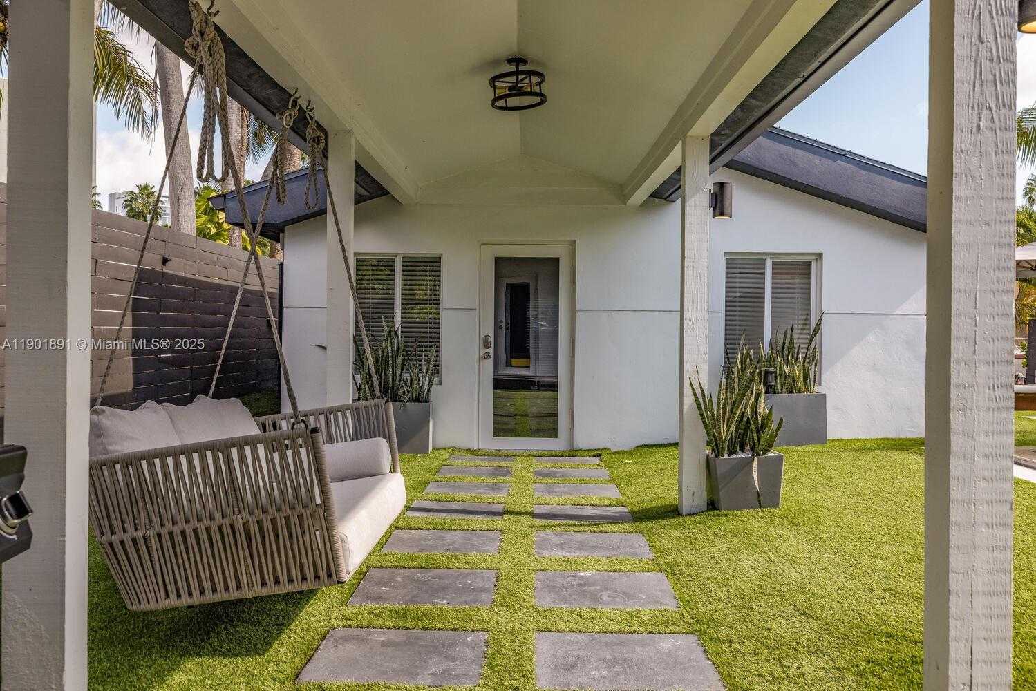 Small Image of 901 NORTH WEST 7TH ST RD, Miami Number 30